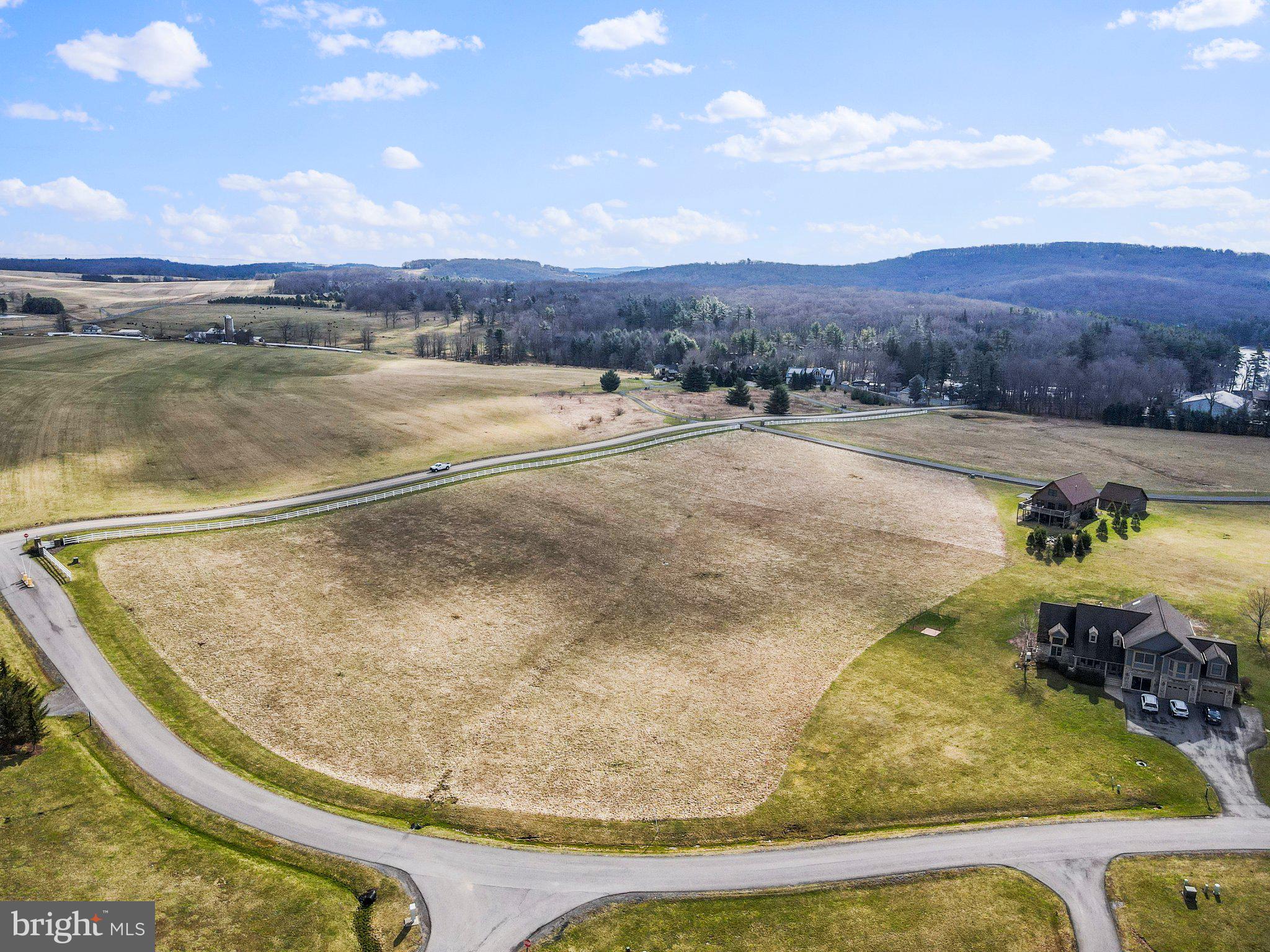 WATERFRONT GREENS - Land