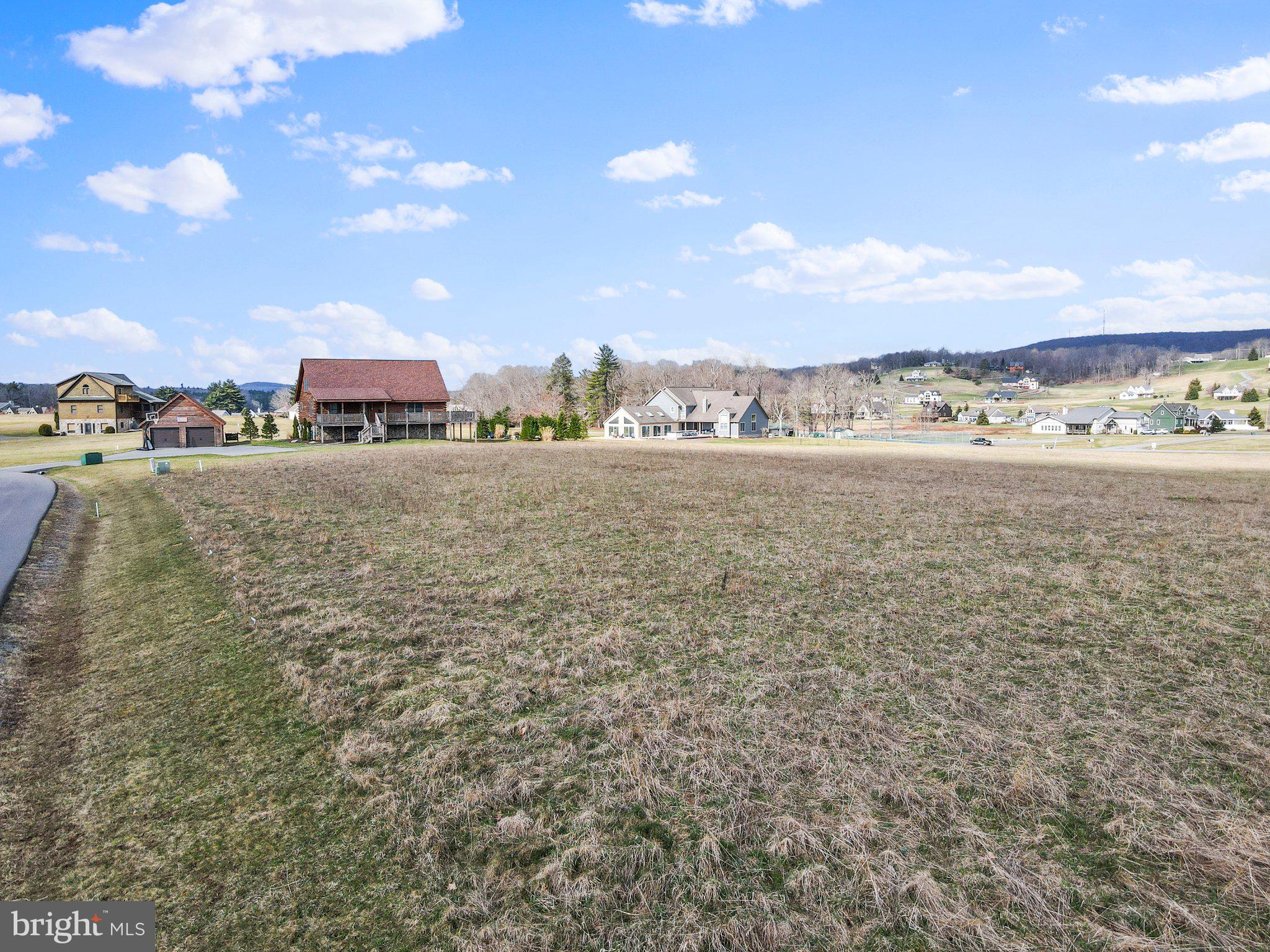 WATERFRONT GREENS - Land