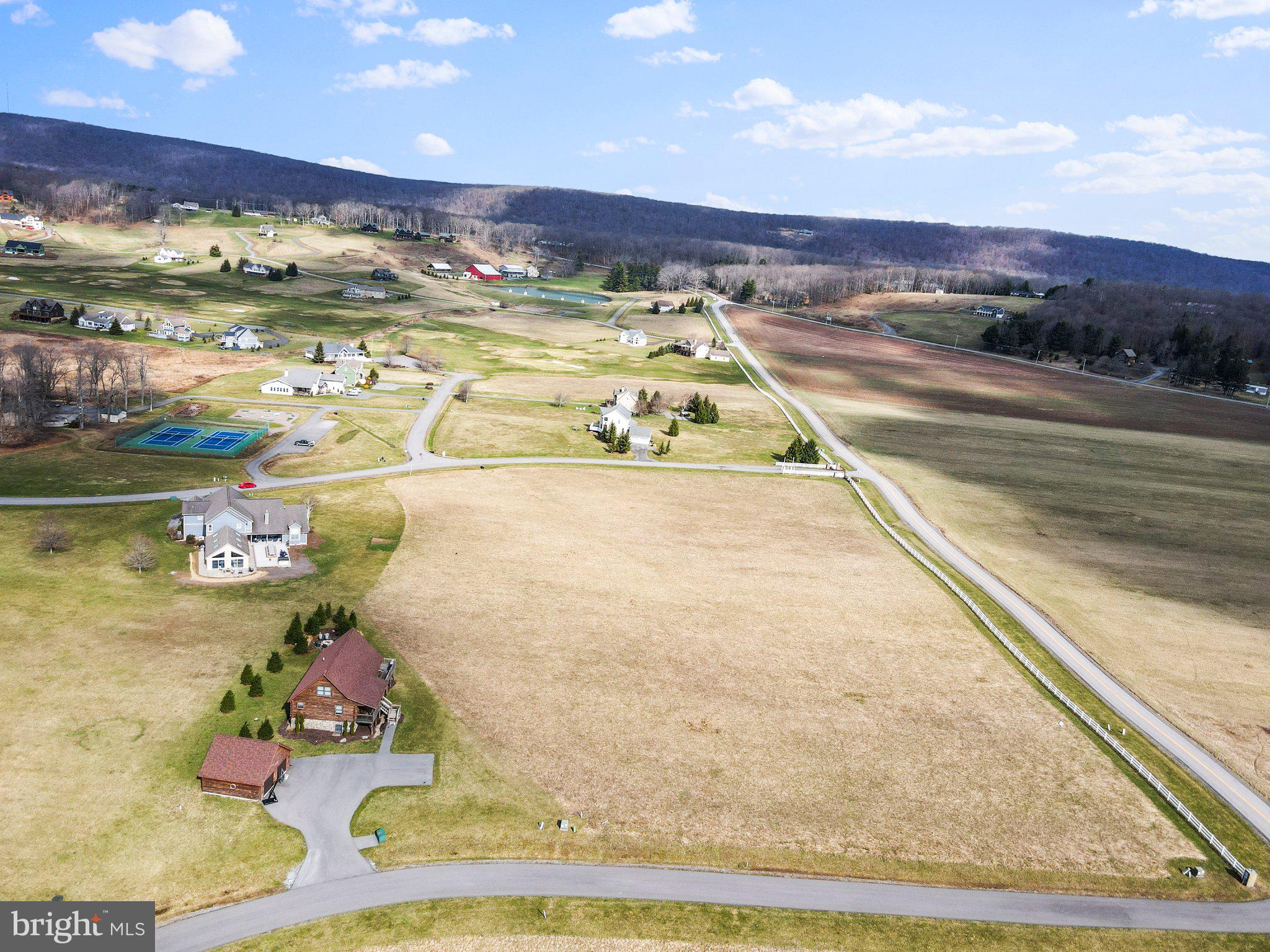 WATERFRONT GREENS - Land