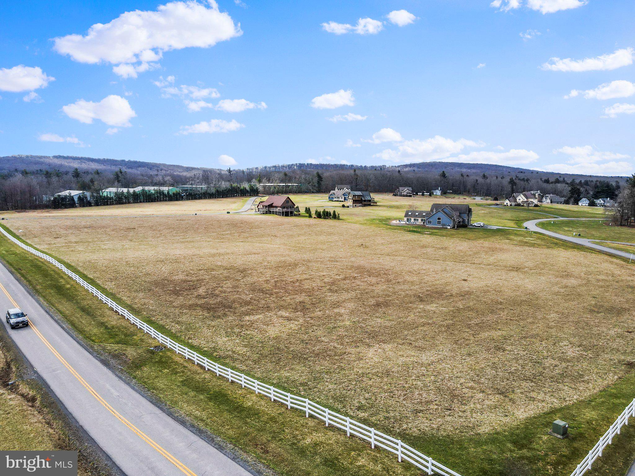 WATERFRONT GREENS - Land