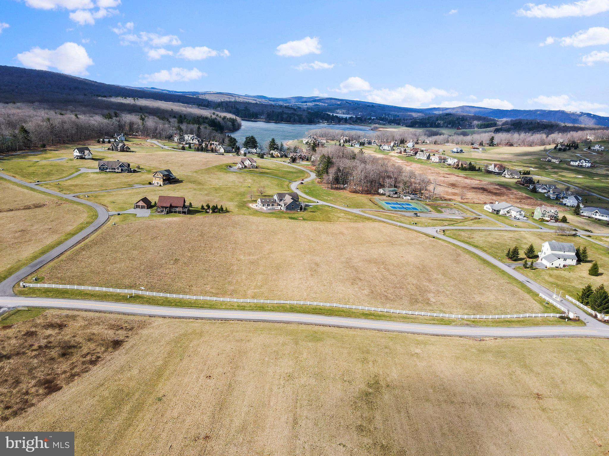 WATERFRONT GREENS - Land