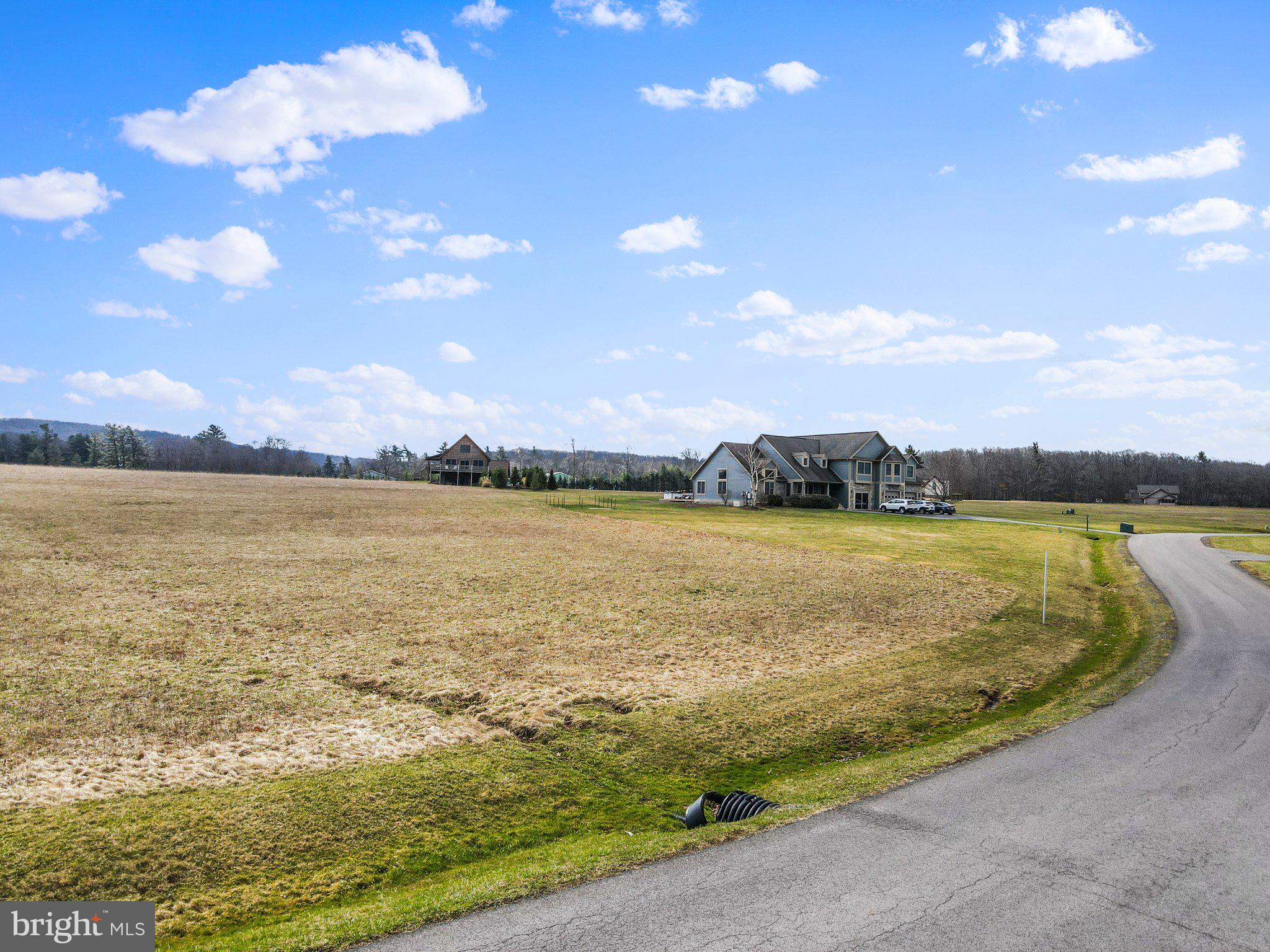 WATERFRONT GREENS - Land