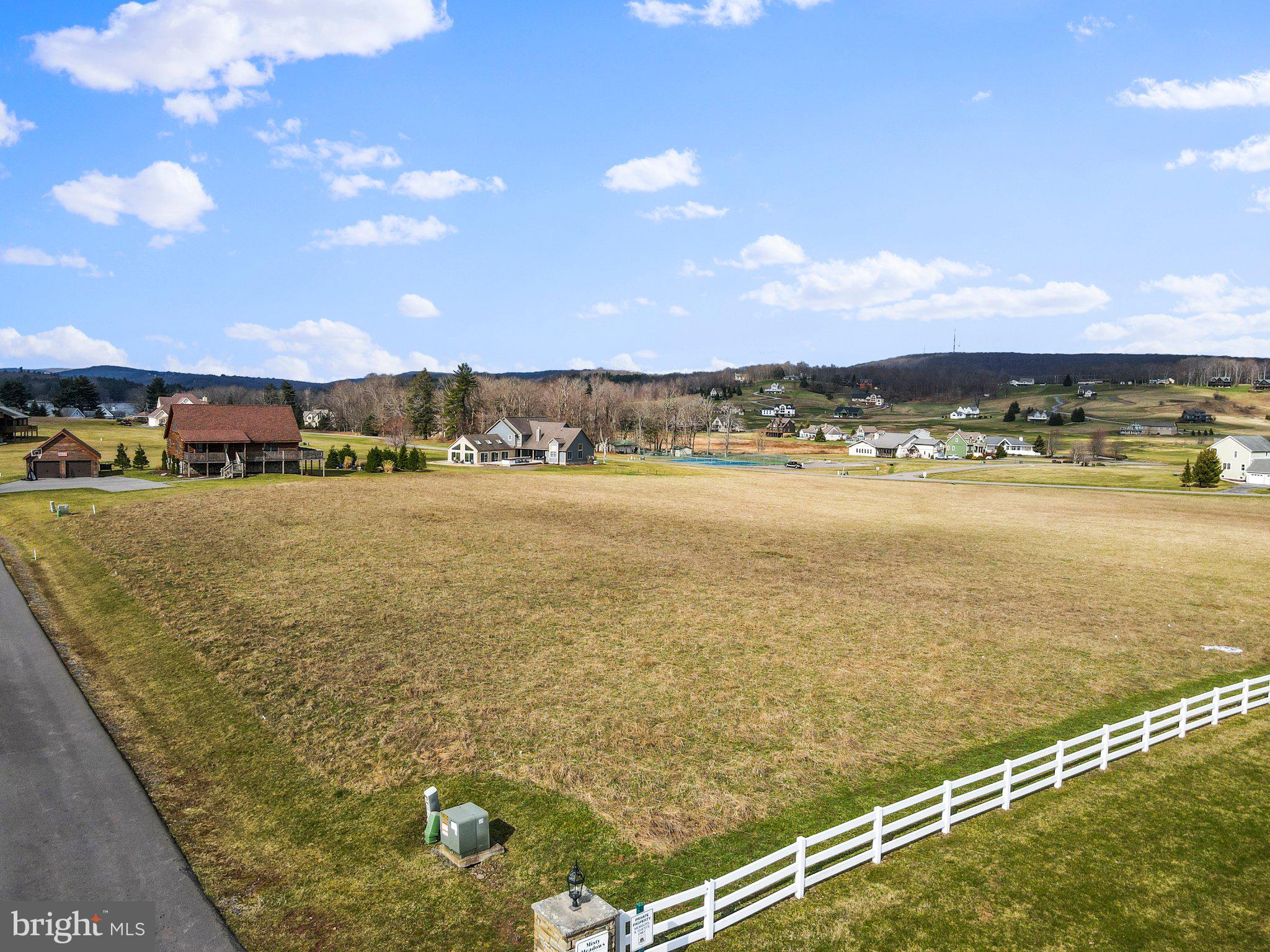 WATERFRONT GREENS - Land