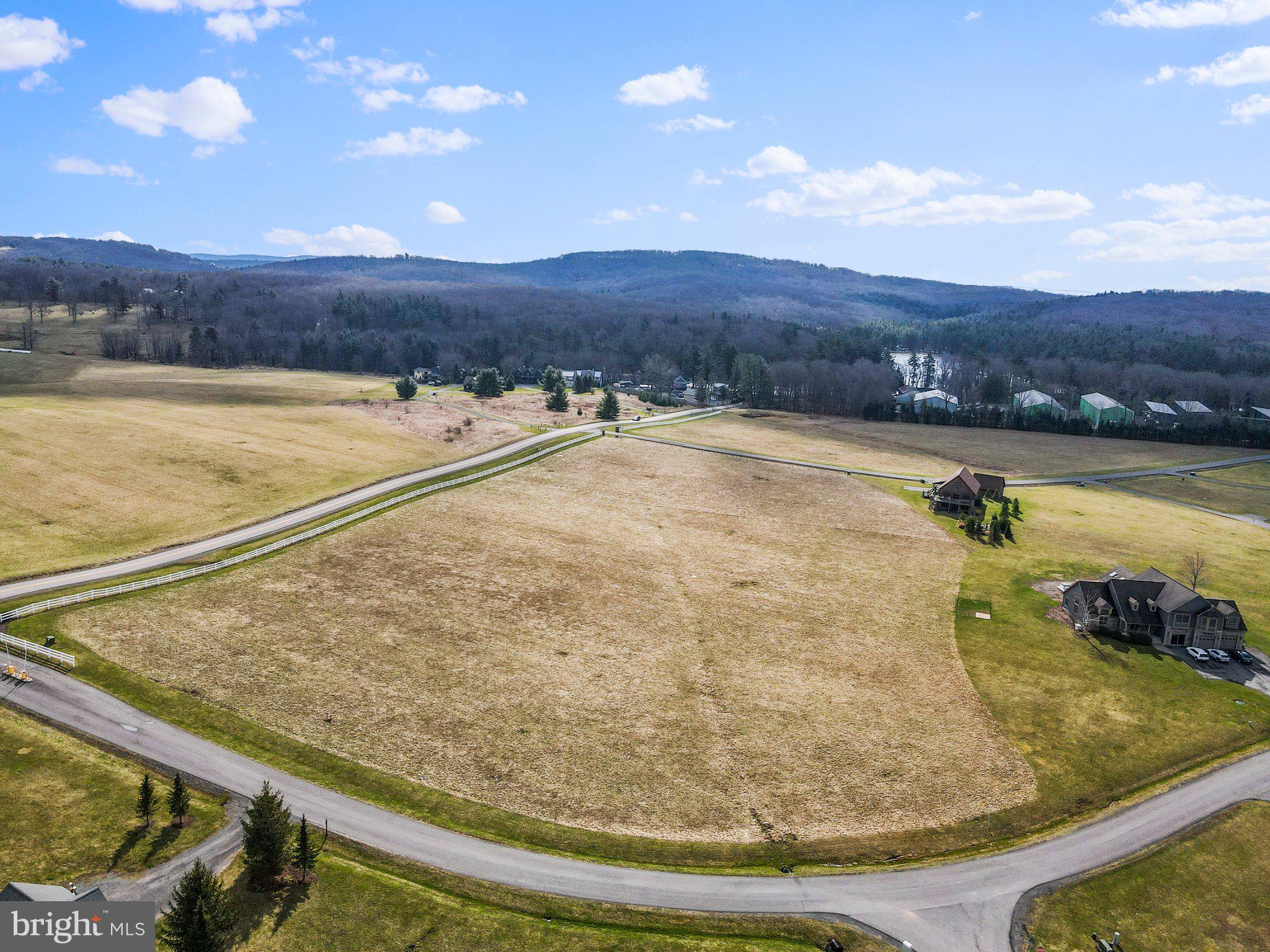 WATERFRONT GREENS - Land