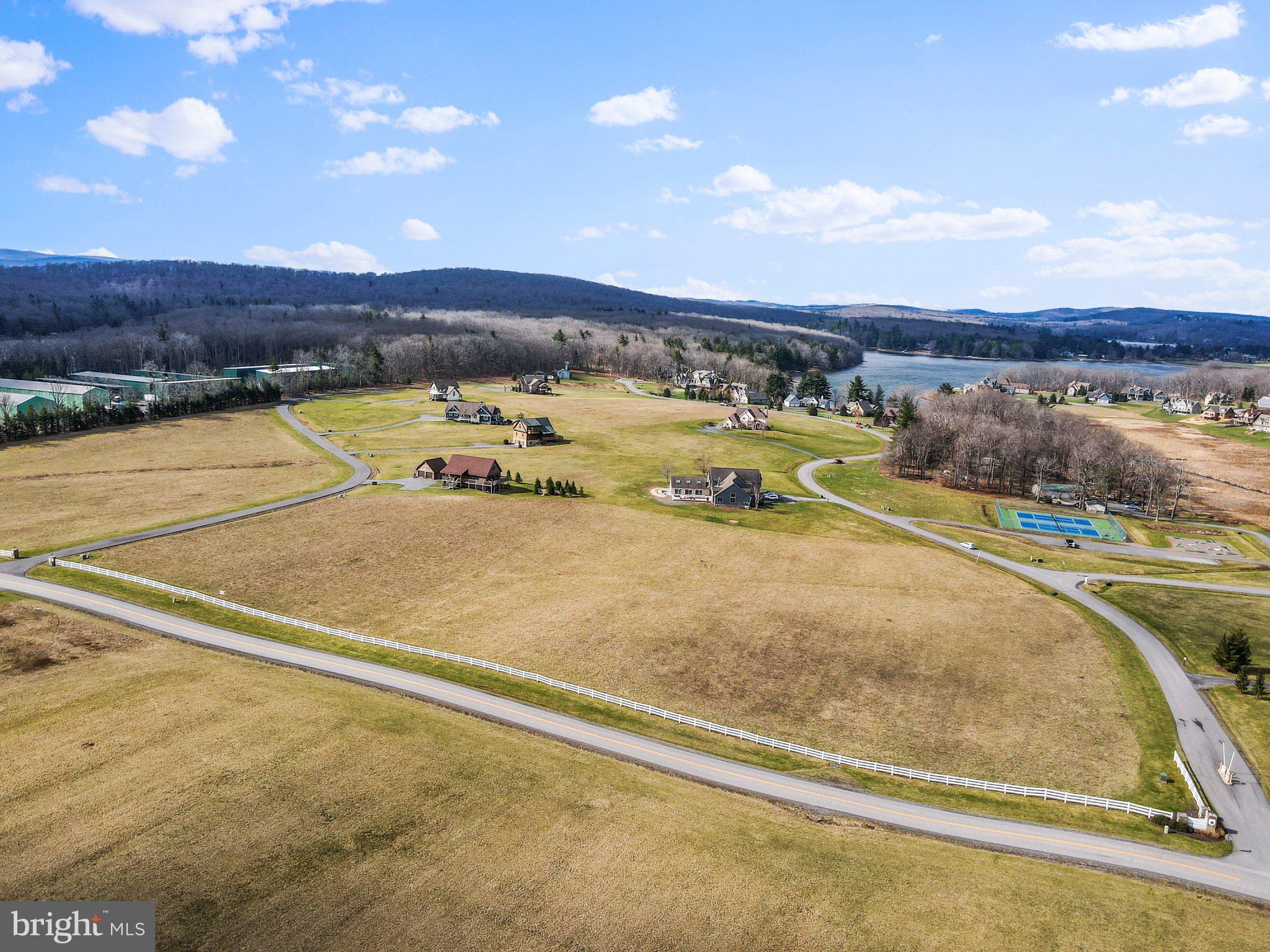 WATERFRONT GREENS - Land