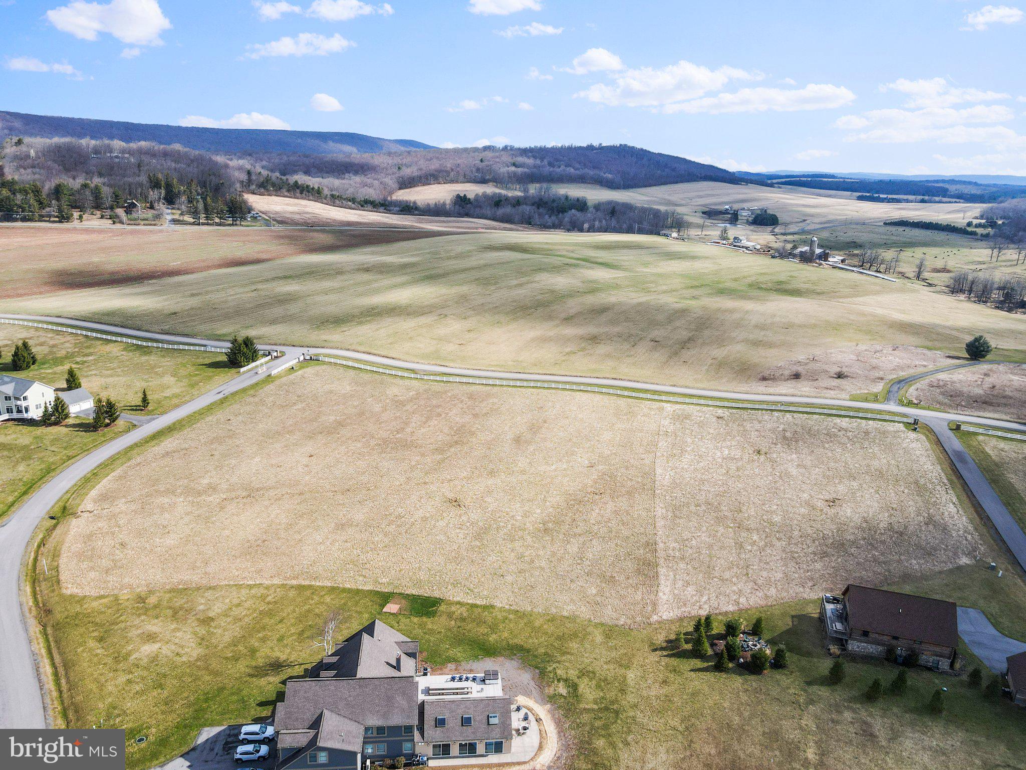 WATERFRONT GREENS - Land