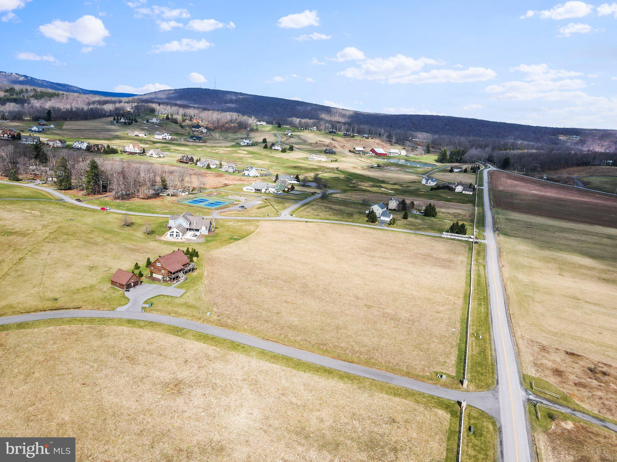 WATERFRONT GREENS - Land