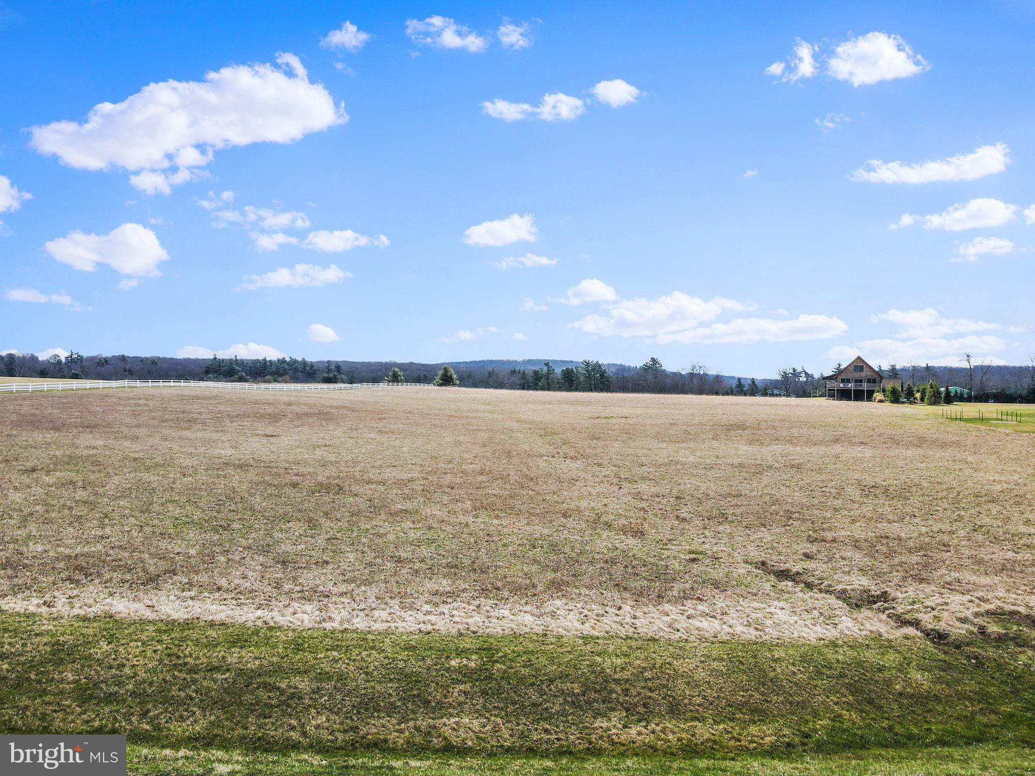 WATERFRONT GREENS - Land