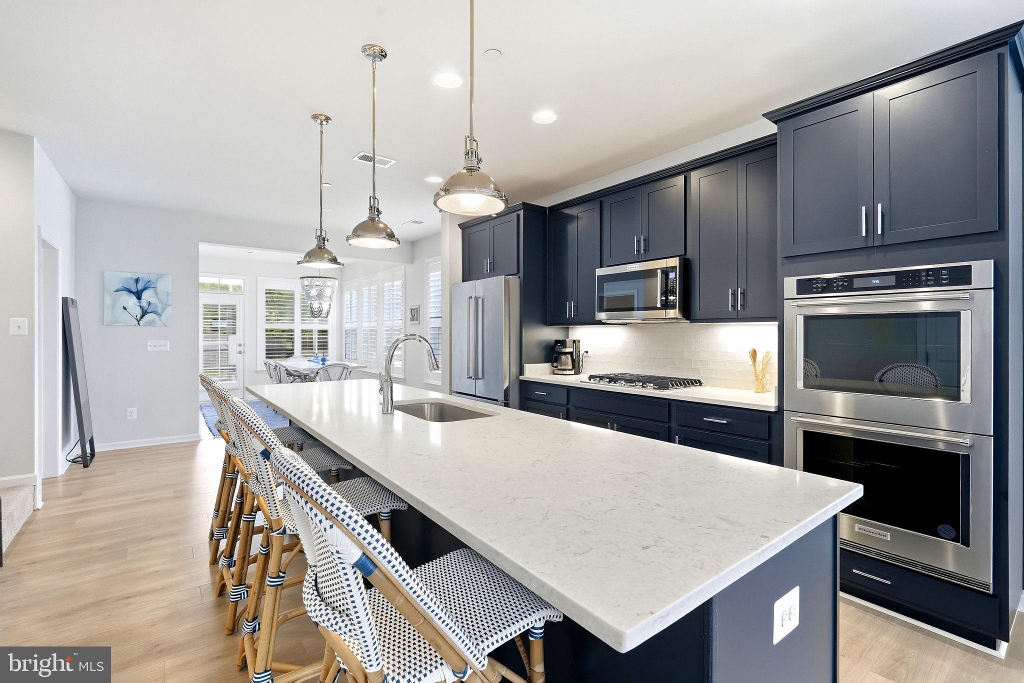 8082 EASTON VILLAGE DRIVE