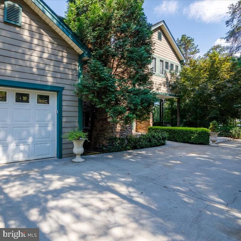 368 PENNINSULA POINT