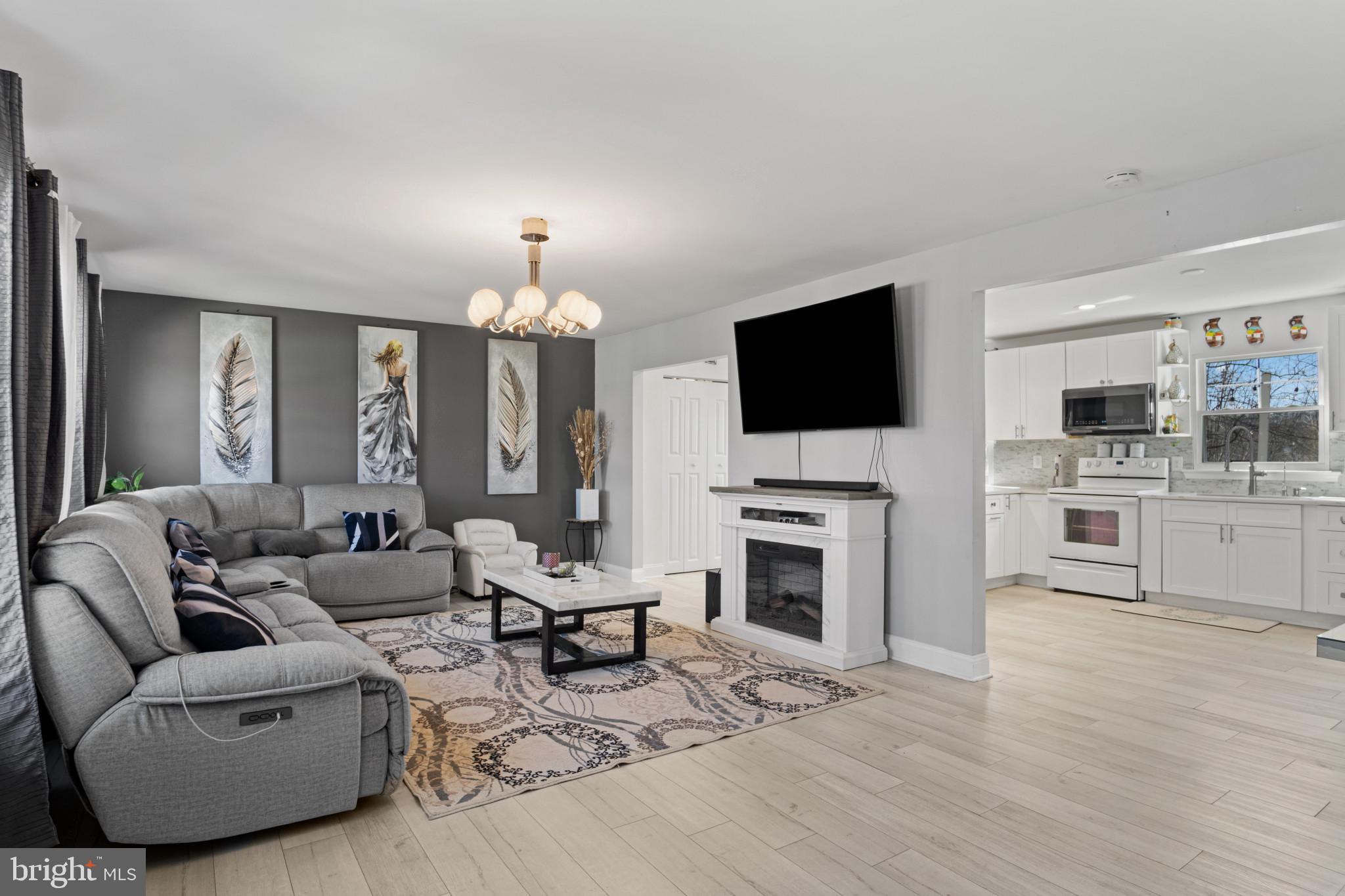 STAFFORD OAKS - Residential