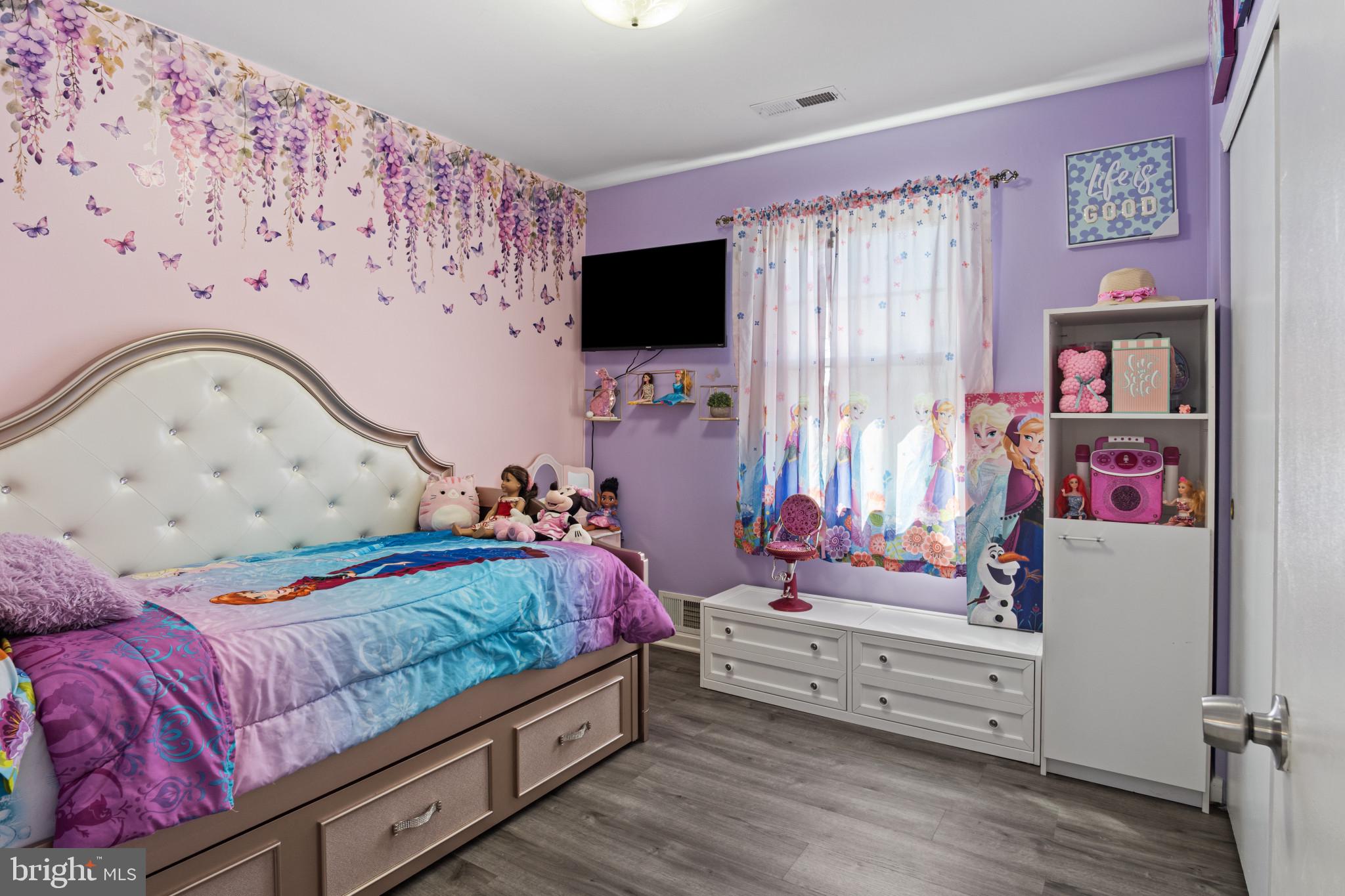 STAFFORD OAKS - Residential