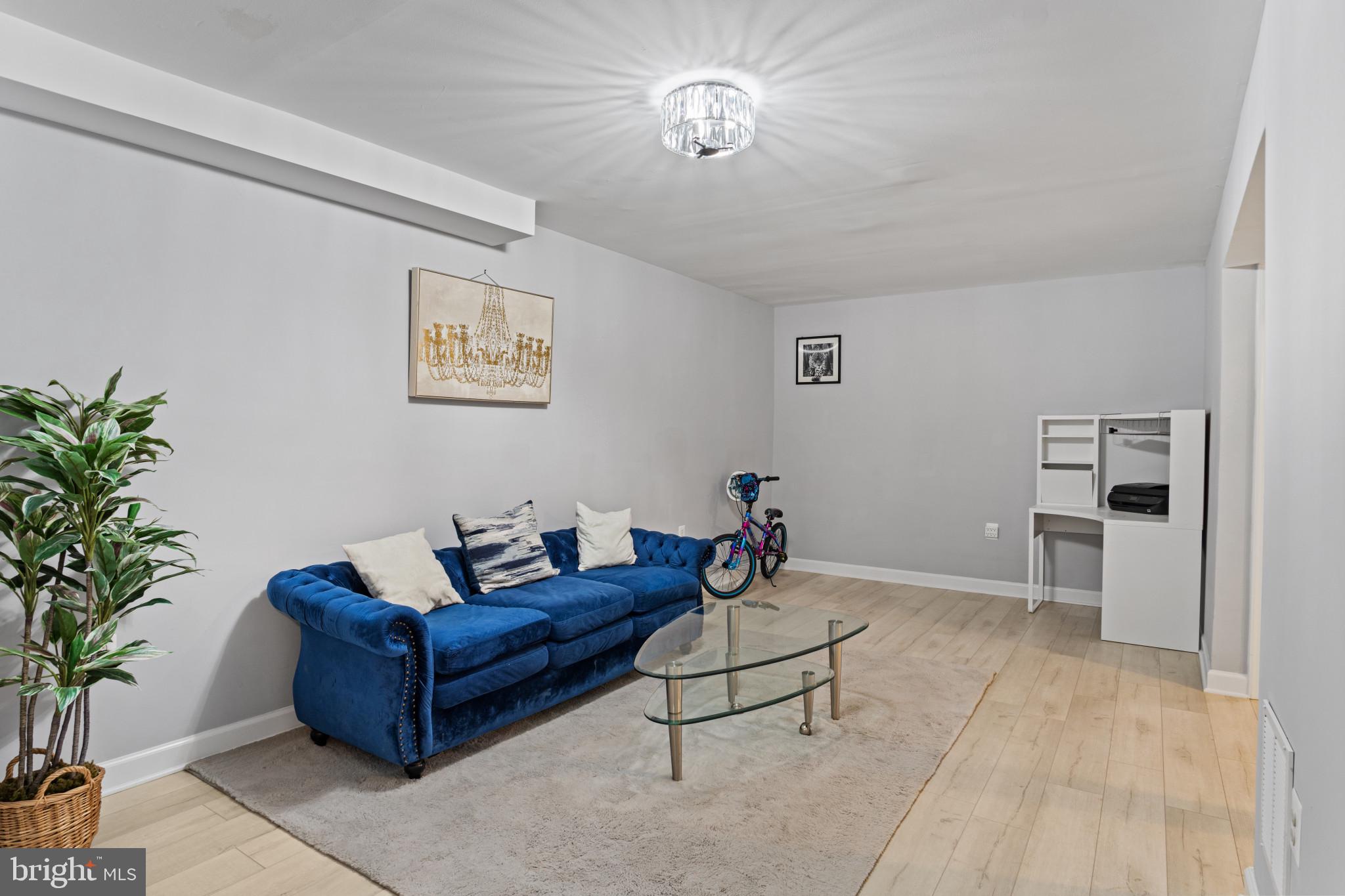 STAFFORD OAKS - Residential