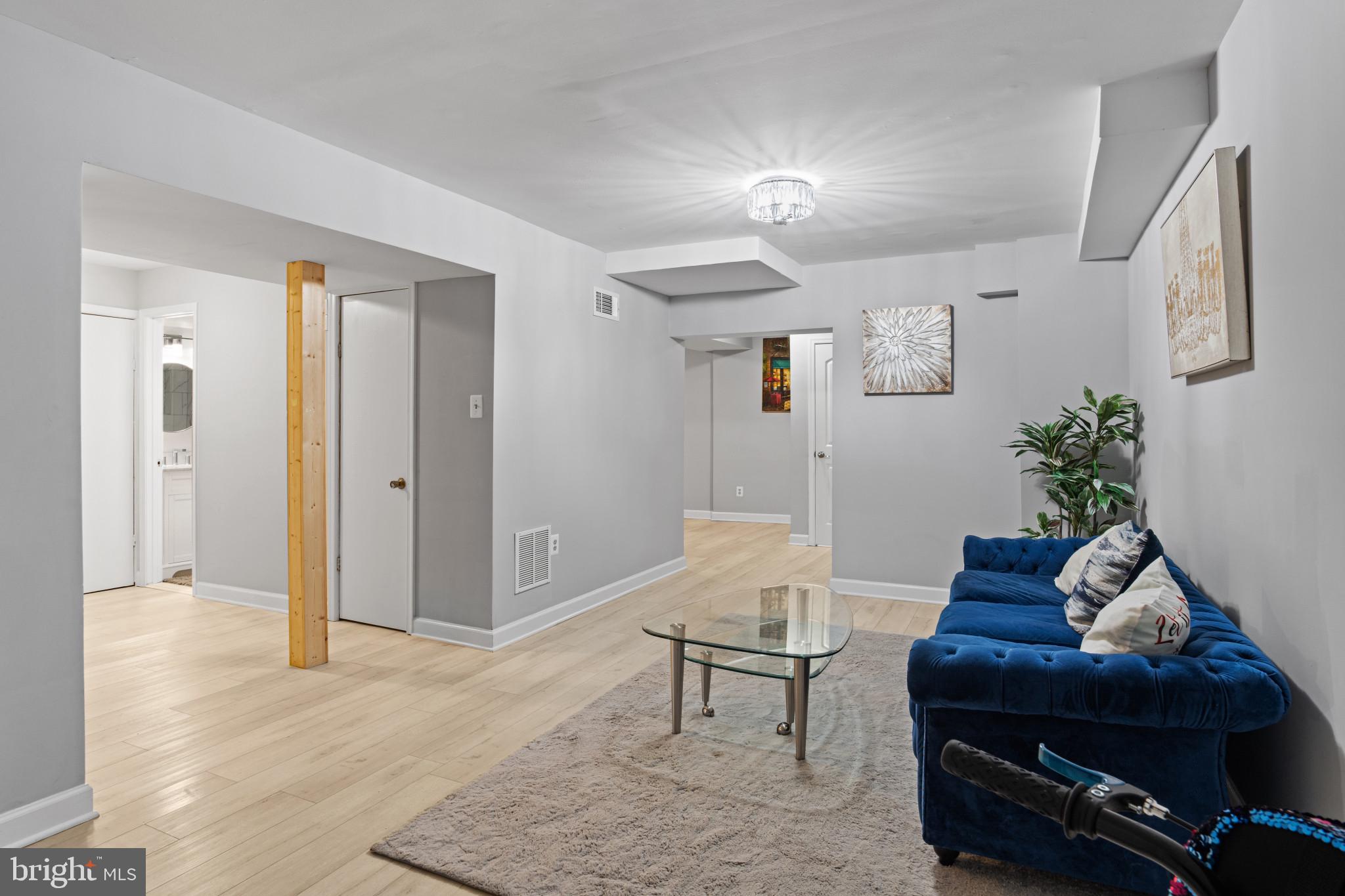 STAFFORD OAKS - Residential