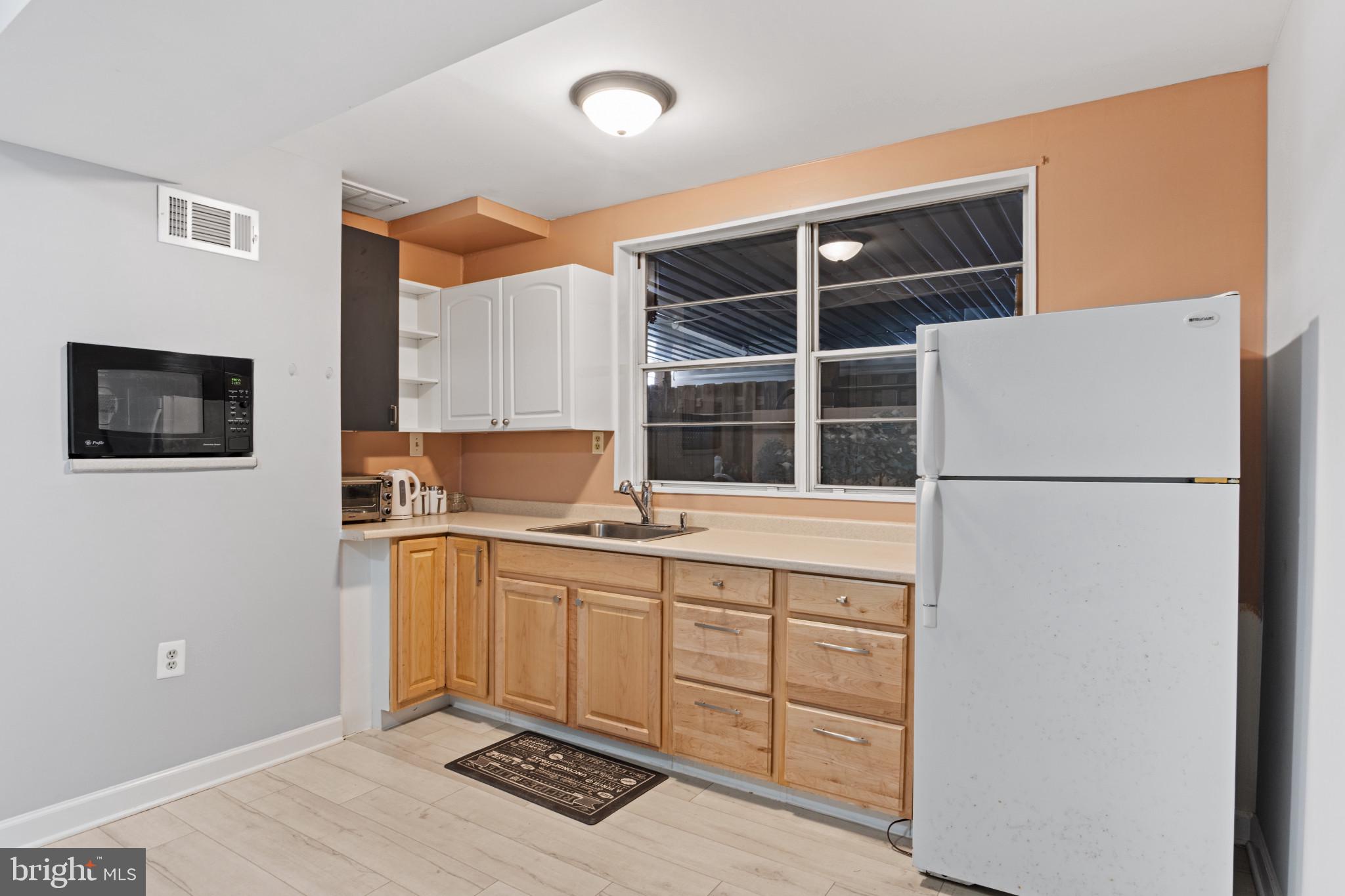 STAFFORD OAKS - Residential