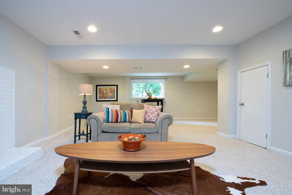 WOODLAWN MANOR - Residential