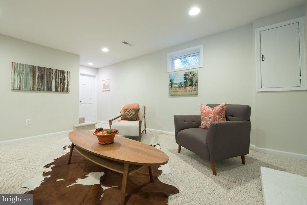 WOODLAWN MANOR - Residential