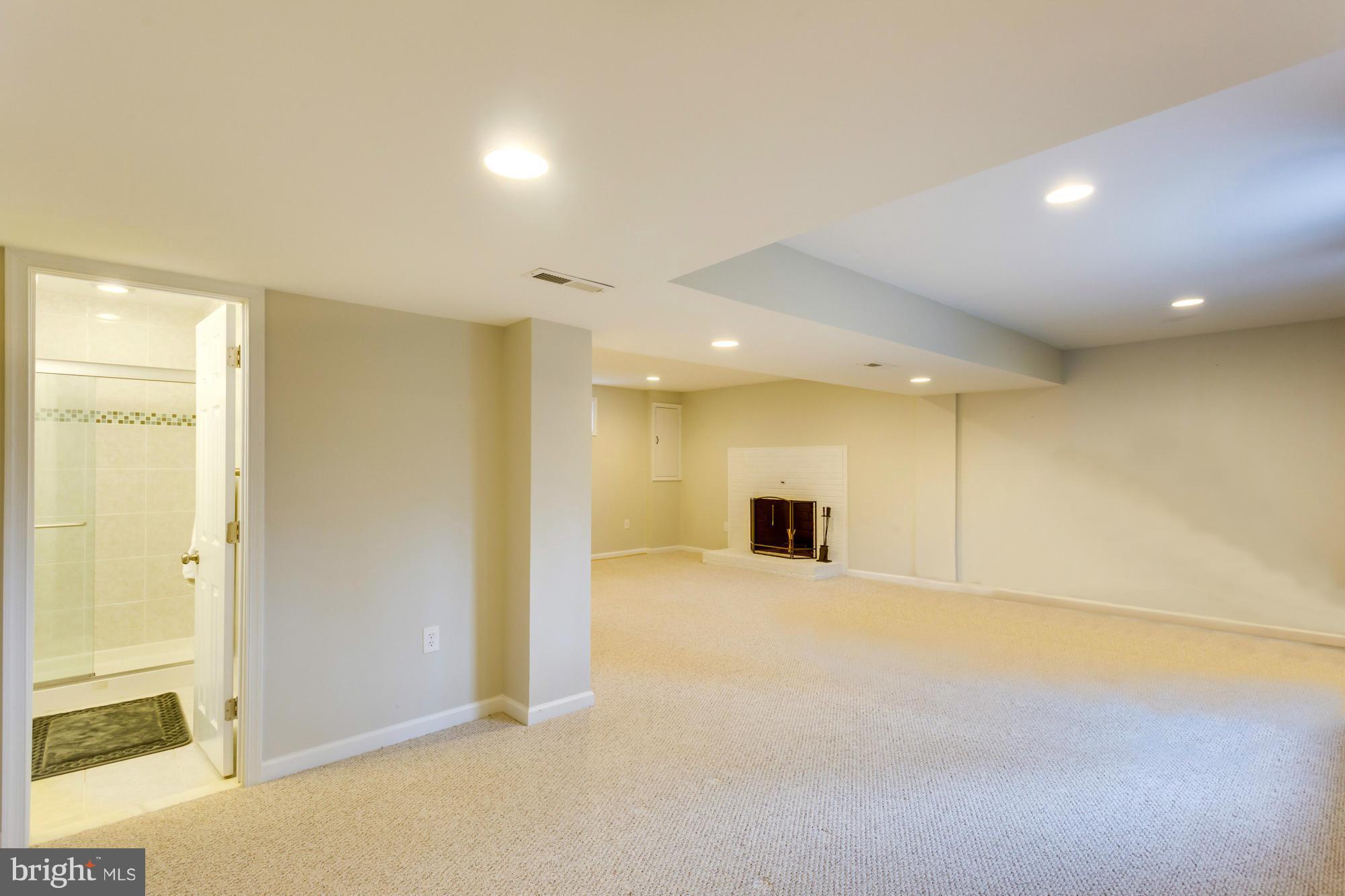 WOODLAWN MANOR - Residential