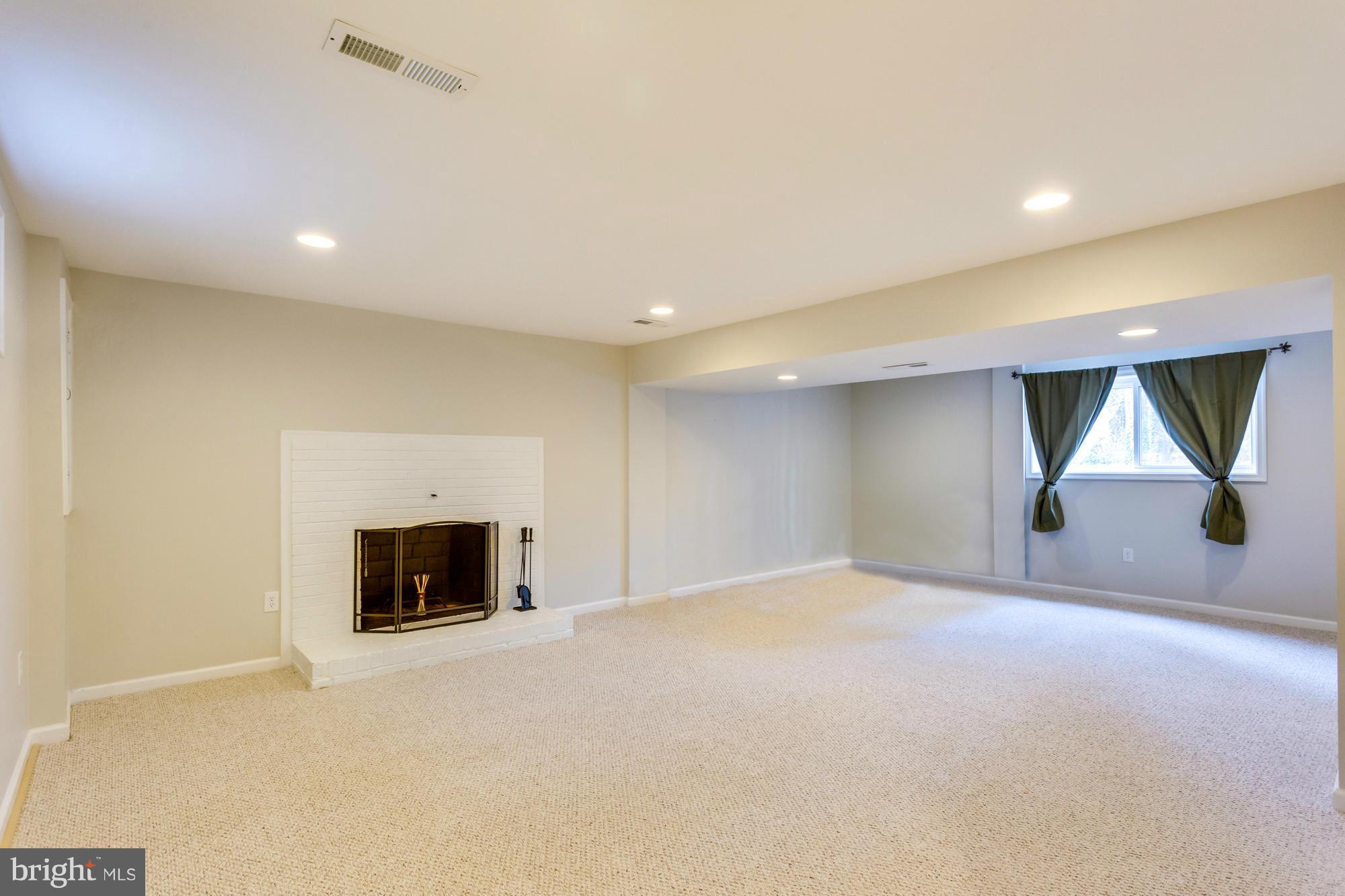 WOODLAWN MANOR - Residential