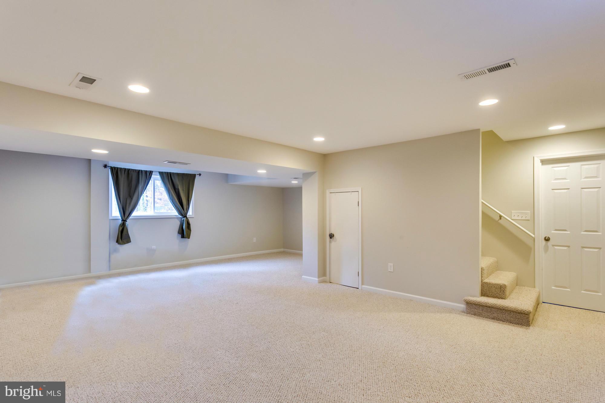 WOODLAWN MANOR - Residential