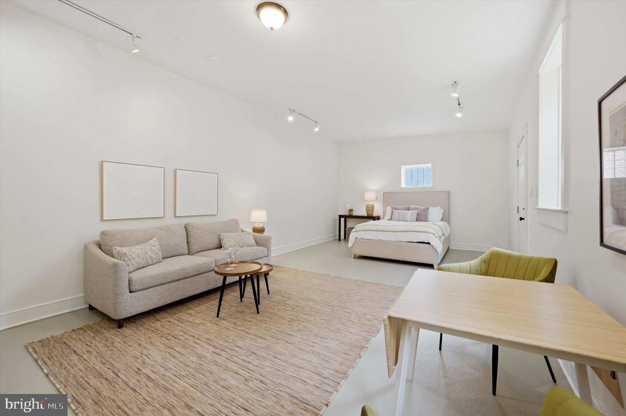 OLDE KENSINGTON - Residential