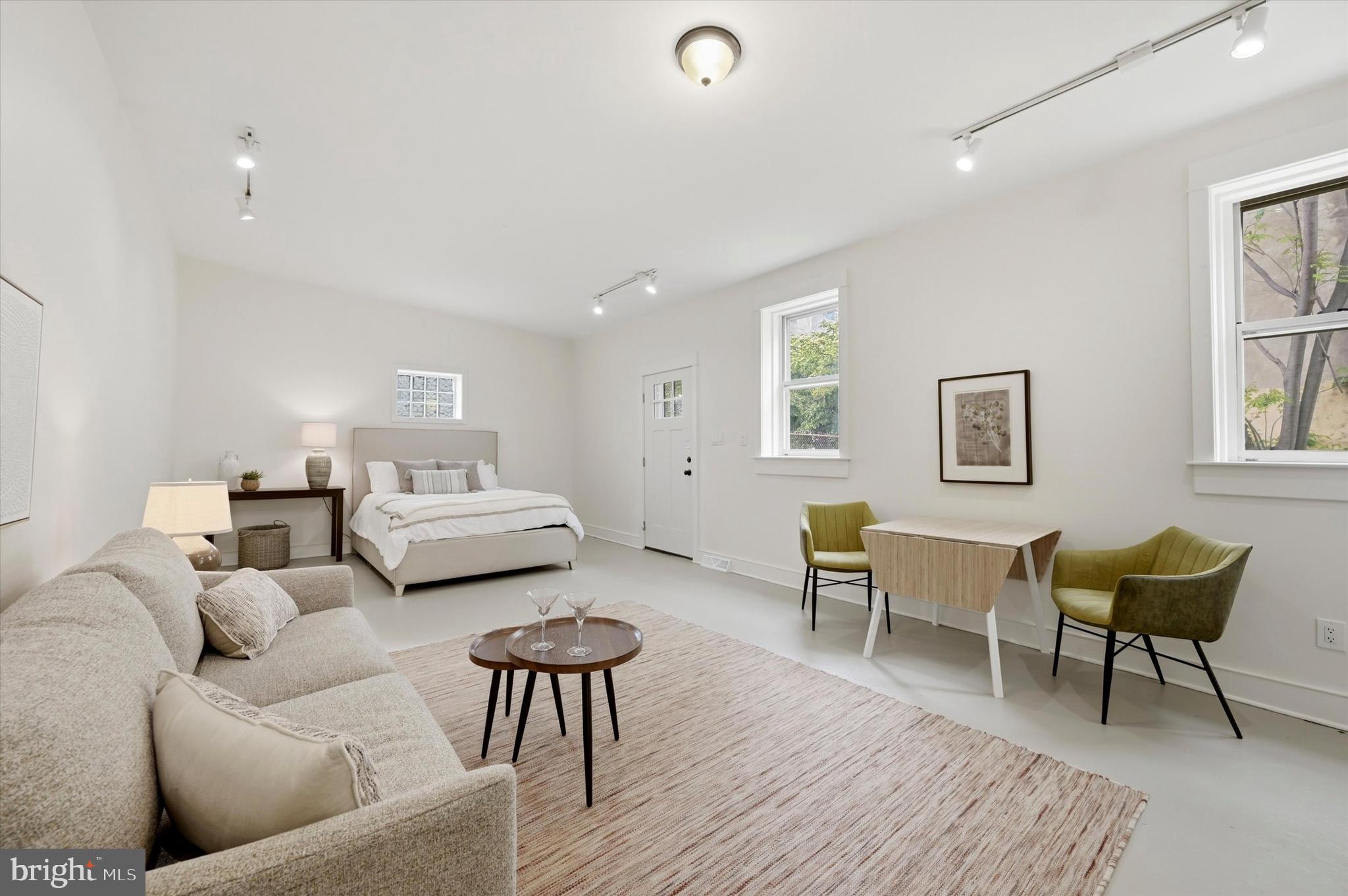 OLDE KENSINGTON - Residential