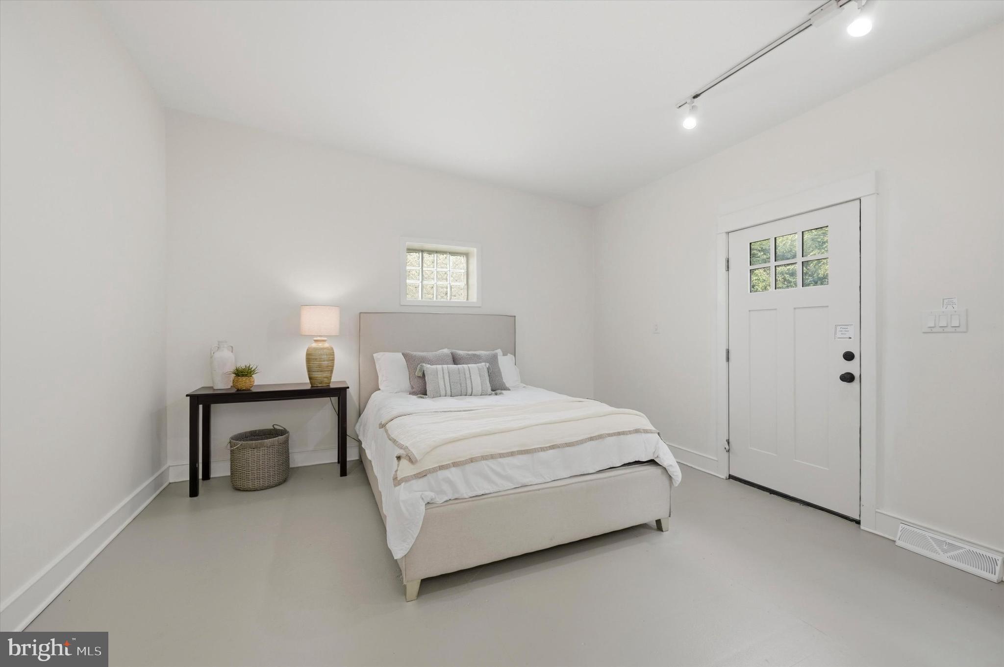 OLDE KENSINGTON - Residential