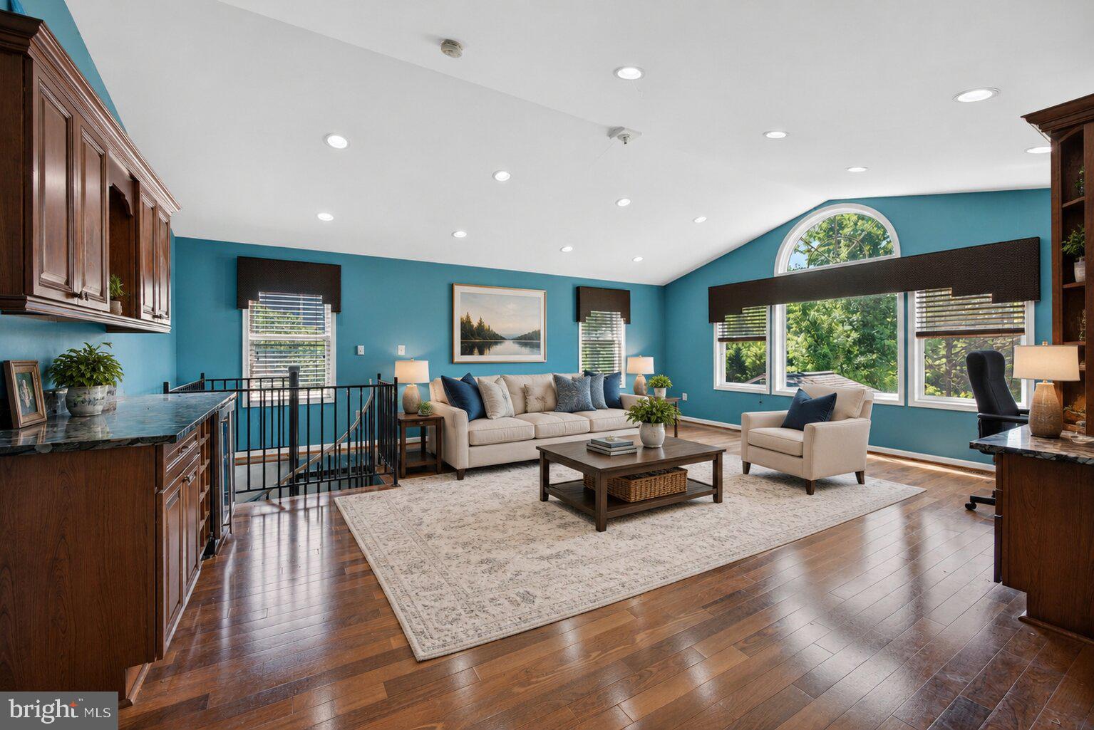 PARADISE HILL - Residential