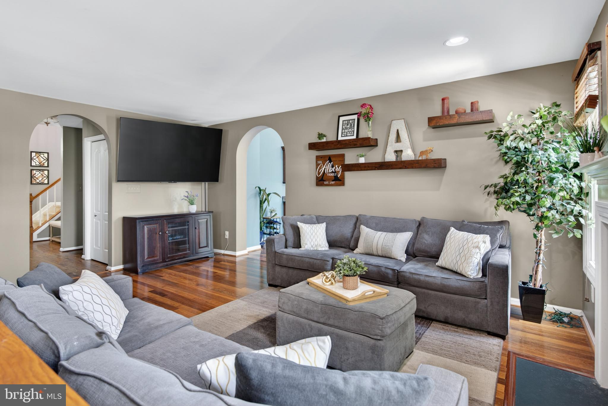 PARADISE HILL - Residential