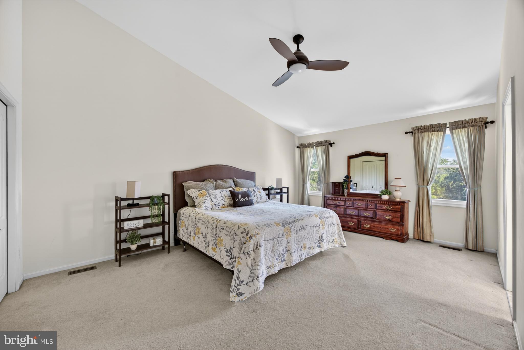 PARADISE HILL - Residential