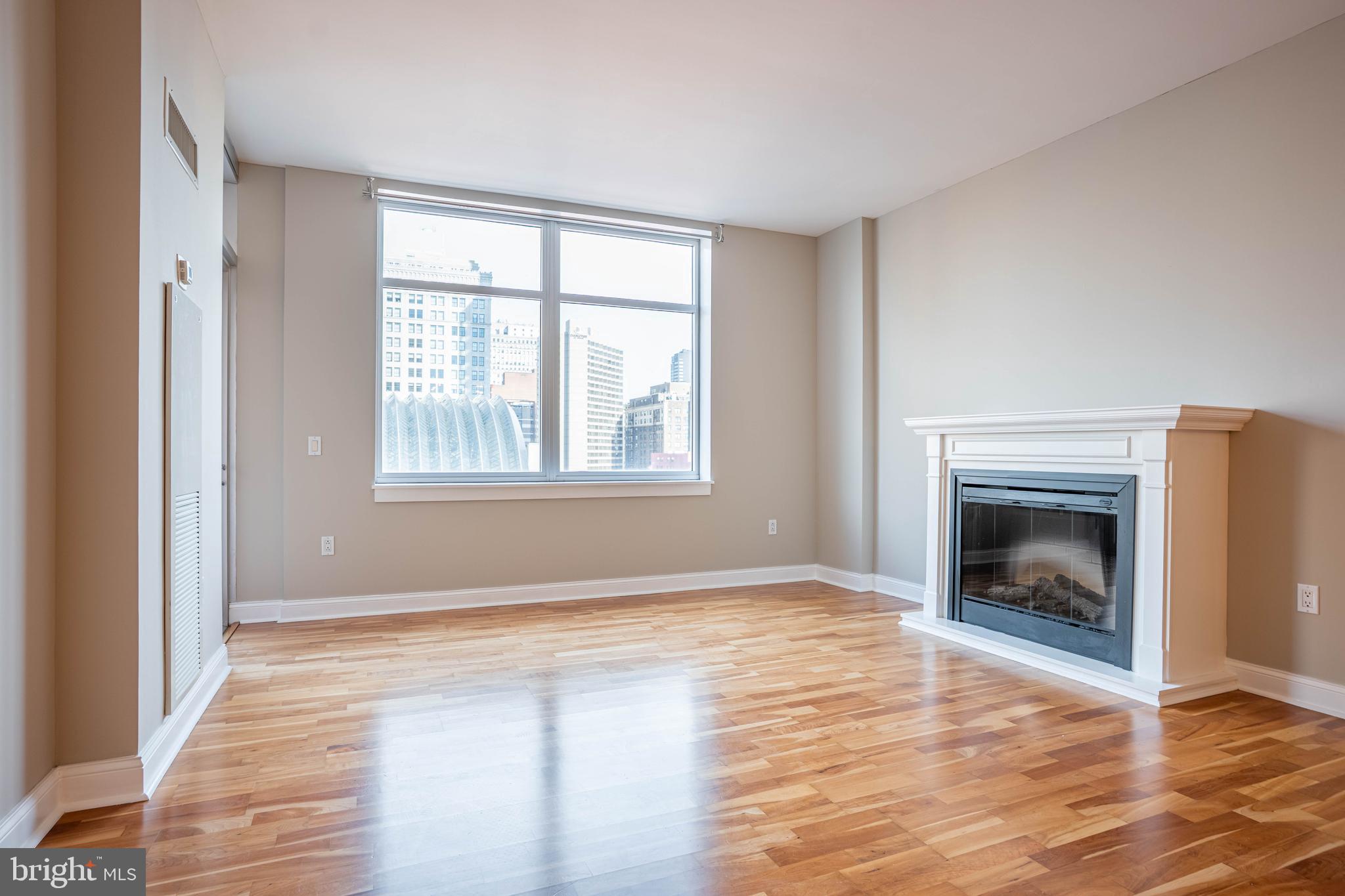 AVENUE OF THE ARTS - Residential