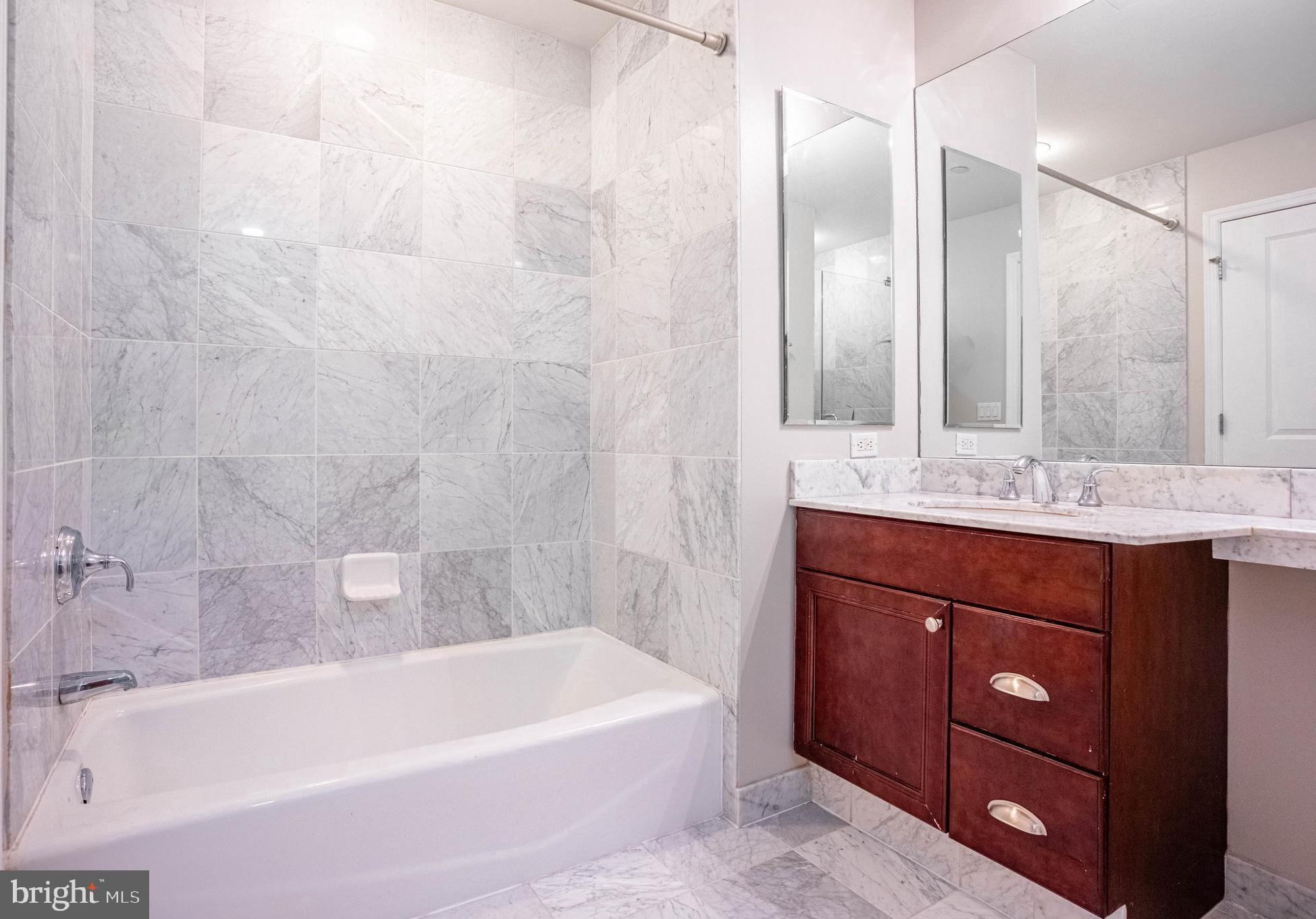 AVENUE OF THE ARTS - Residential