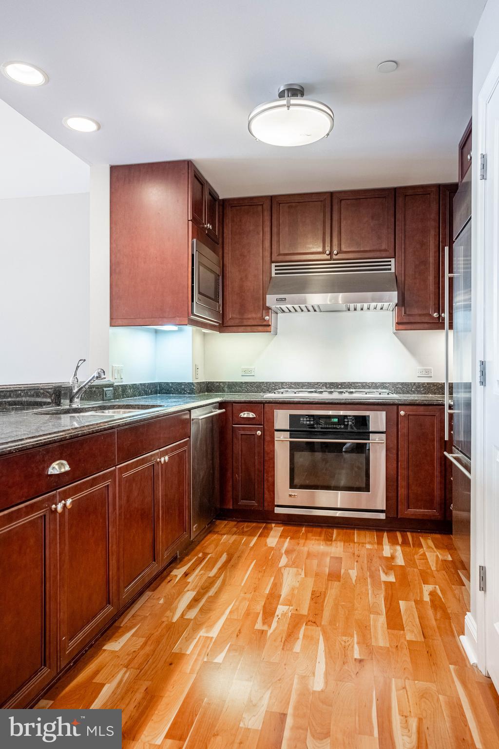 AVENUE OF THE ARTS - Residential