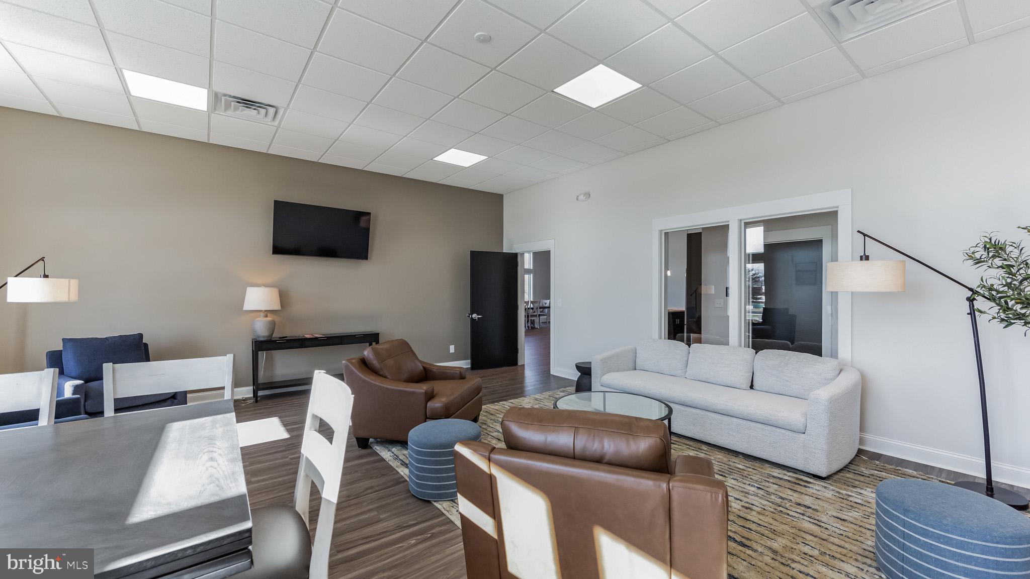 POTTSGROVE HUNT - Residential