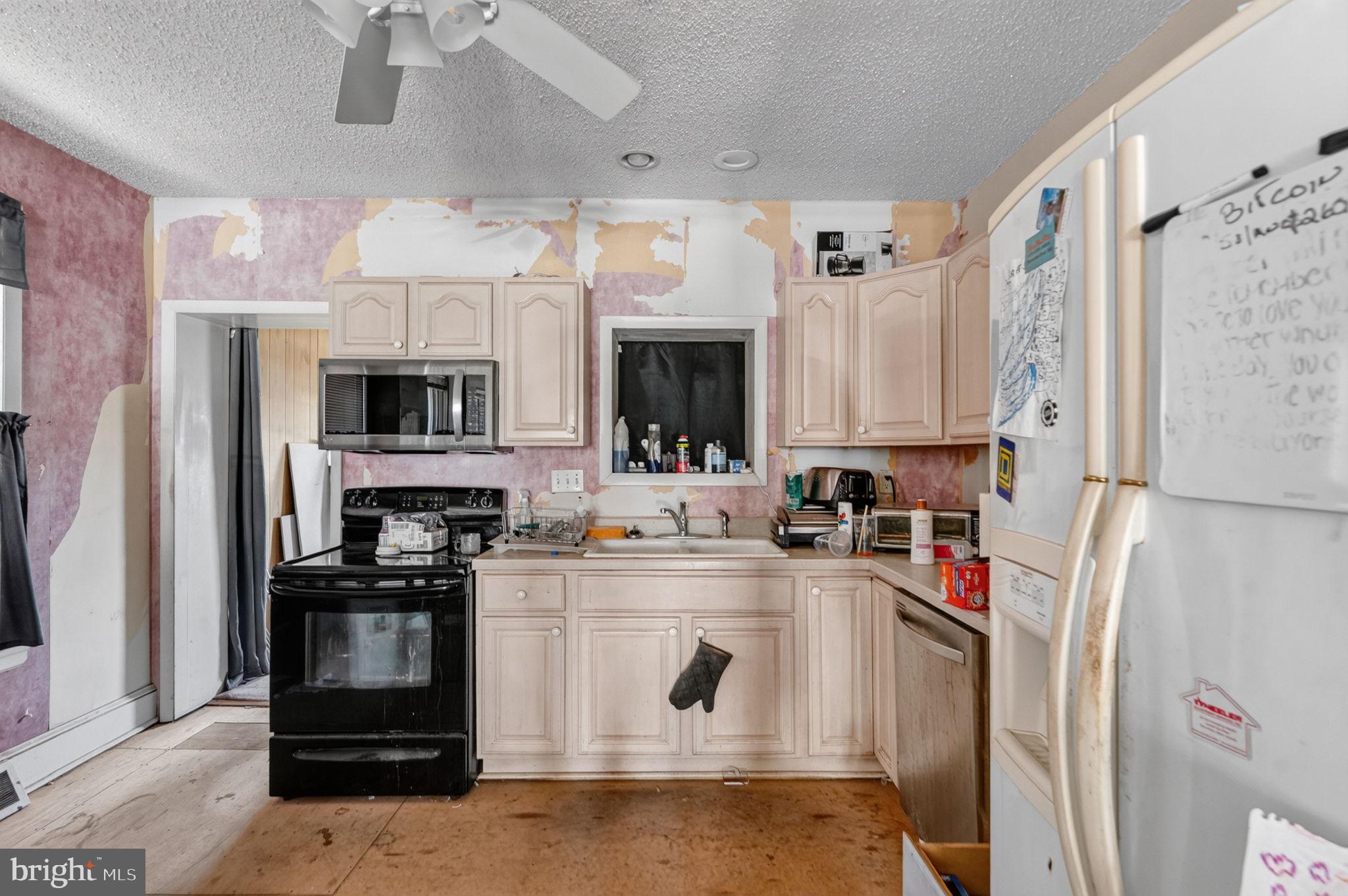 1307 E 9TH STREET