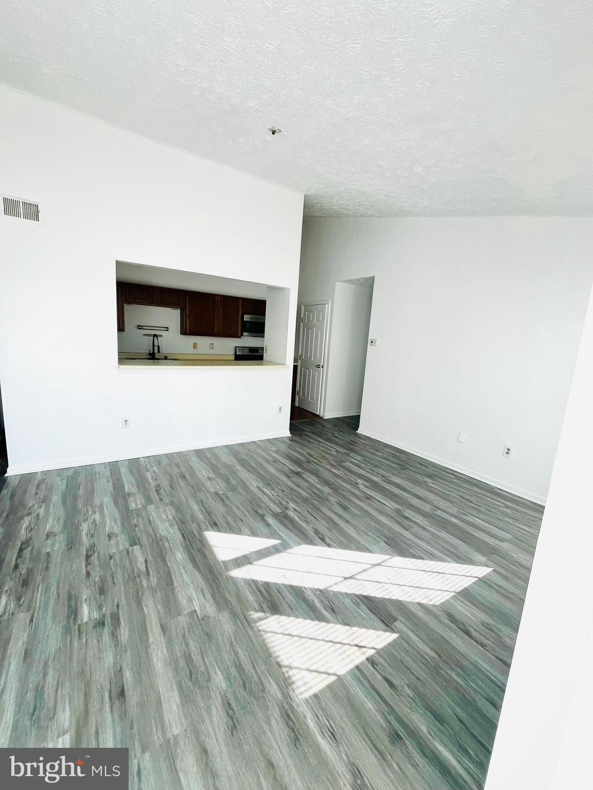 WOODBRIDGE CENTER - Residential