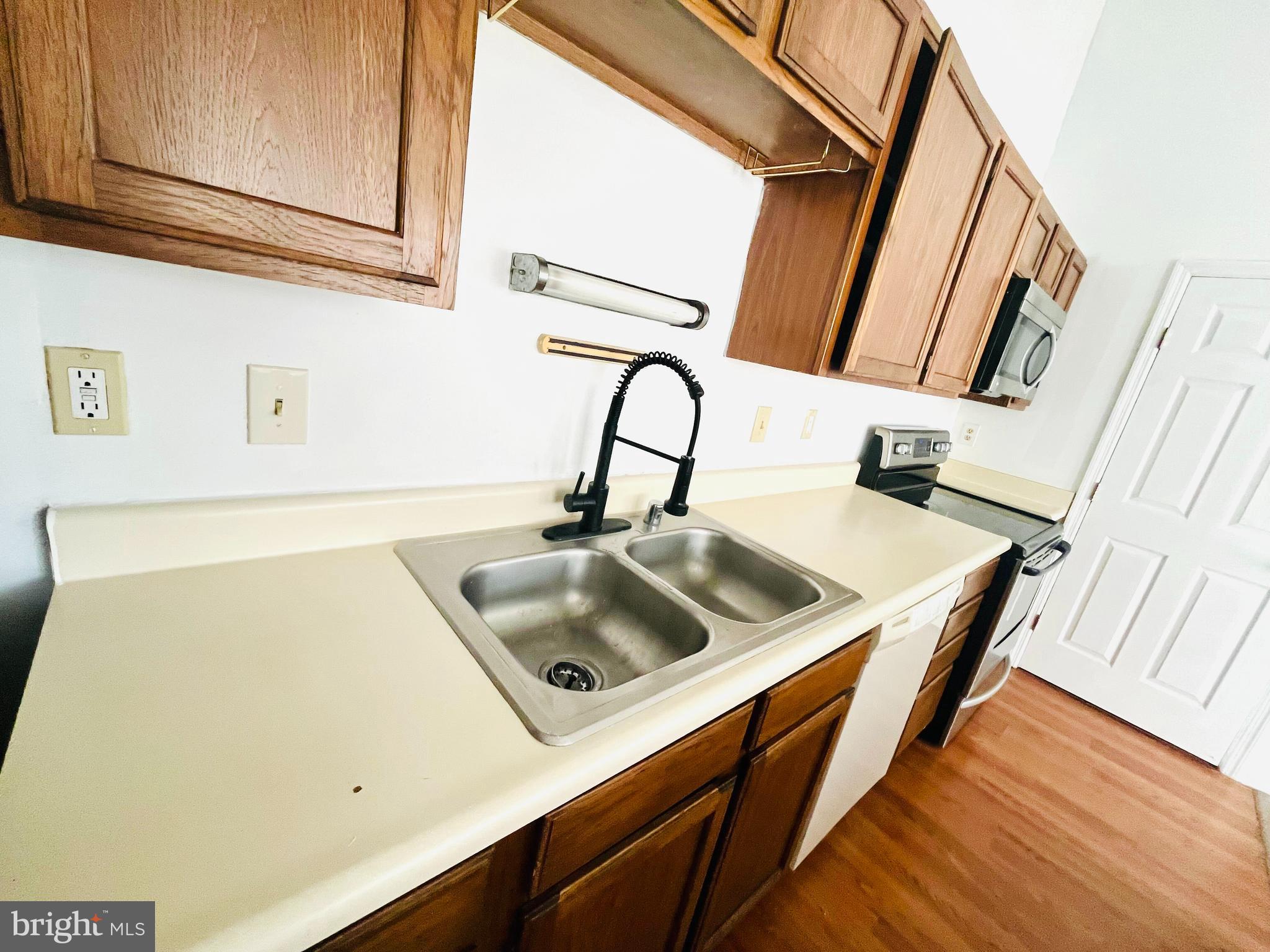 WOODBRIDGE CENTER - Residential