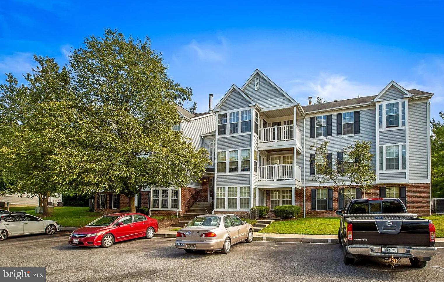 A bright and spacious 2-bedroom, 2-bath condo nestled in the heart of Edgewood's desirable Woodbridge Center community. This top-floor, garden-style unit offers an open and functional layout with plenty of natural light throughout.
Enjoy a generously sized living and dining area, perfect for entertaining, along with a private balcony ideal for relaxing evenings. The kitchen is equipped with ample cabinetry and counter space, while both bedrooms feature large closets and the convenience of two full bathrooms.