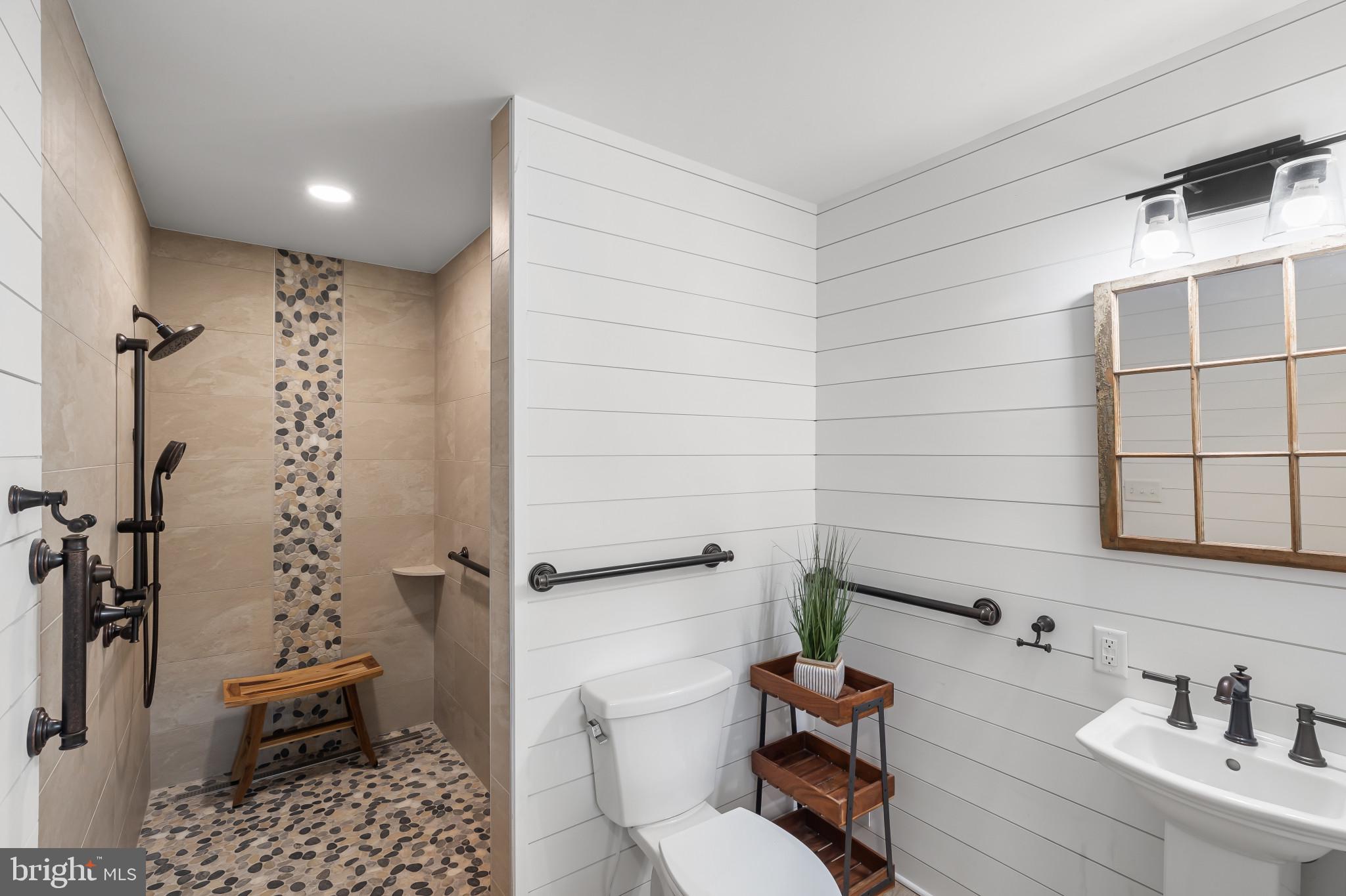 FAIR OAKS ON THE MAGOTHY - Residential