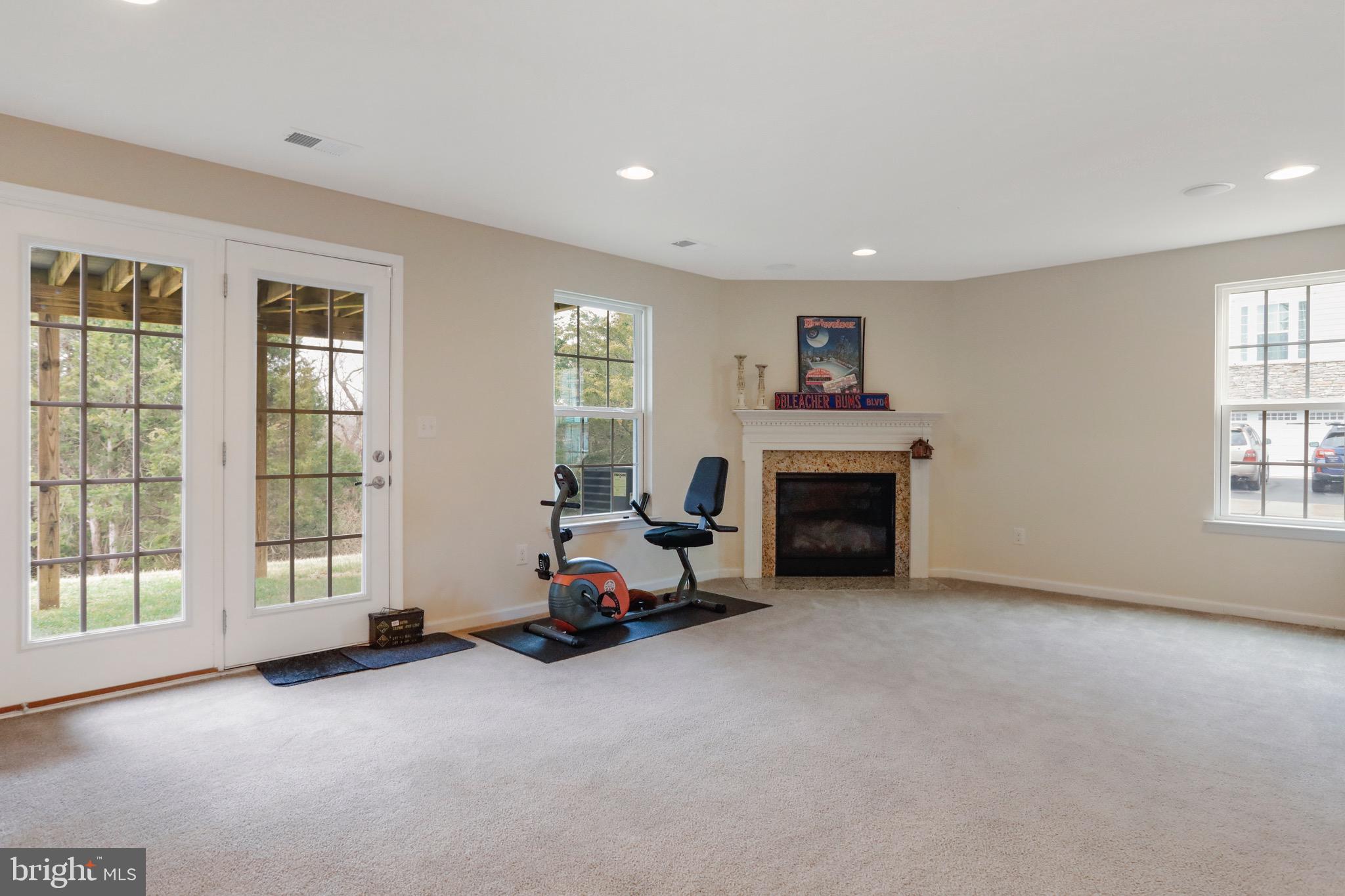 LAKE FREDERICK - Residential