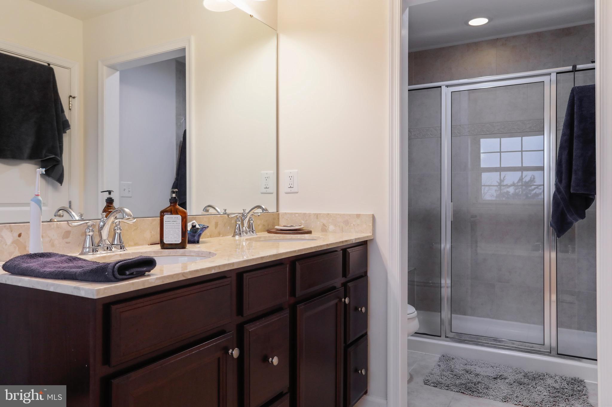 LAKE FREDERICK - Residential