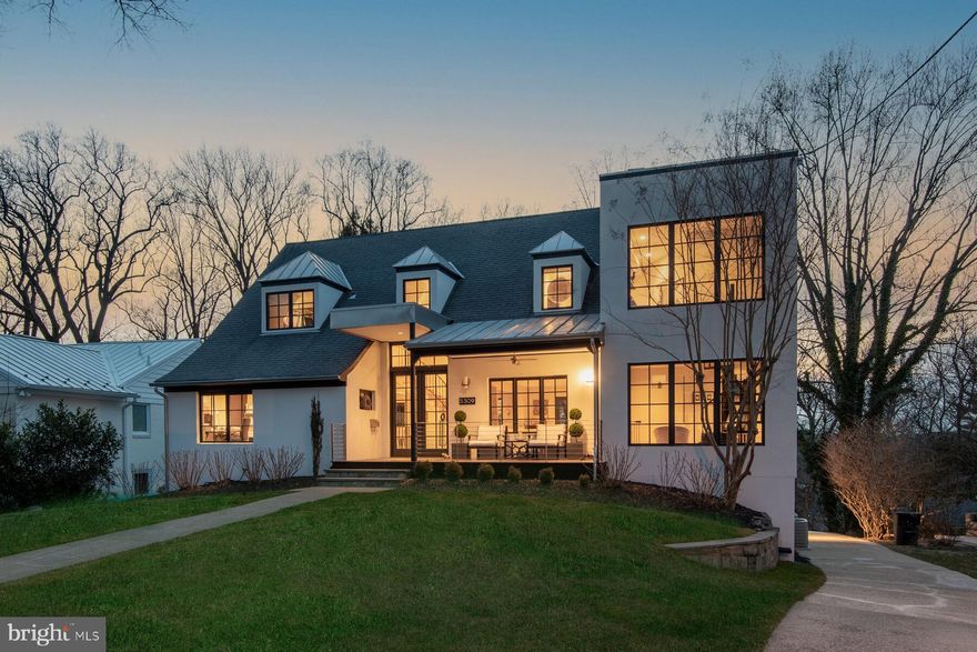 Renovated modern home with seasonal Potomac River views backing to Parkland.