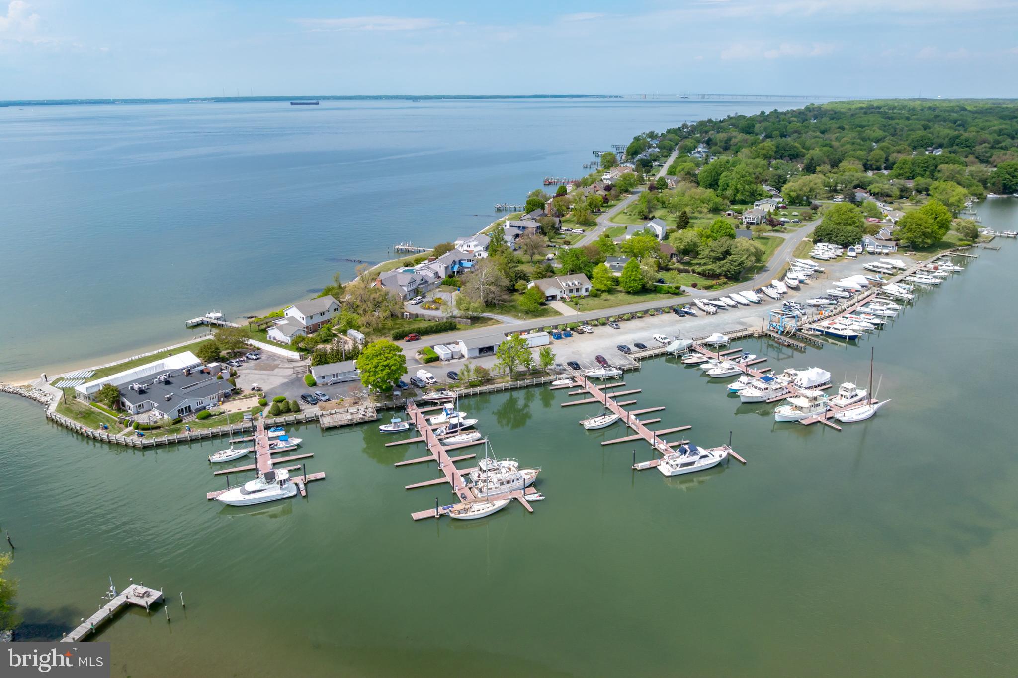 QUEEN ANNE COLONY - Residential