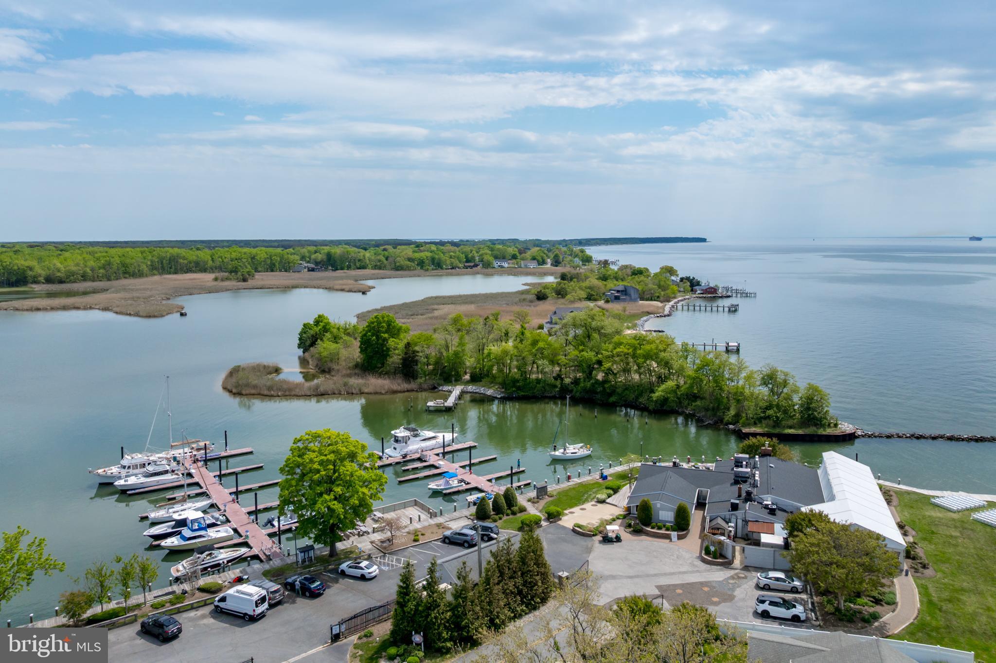 QUEEN ANNE COLONY - Residential