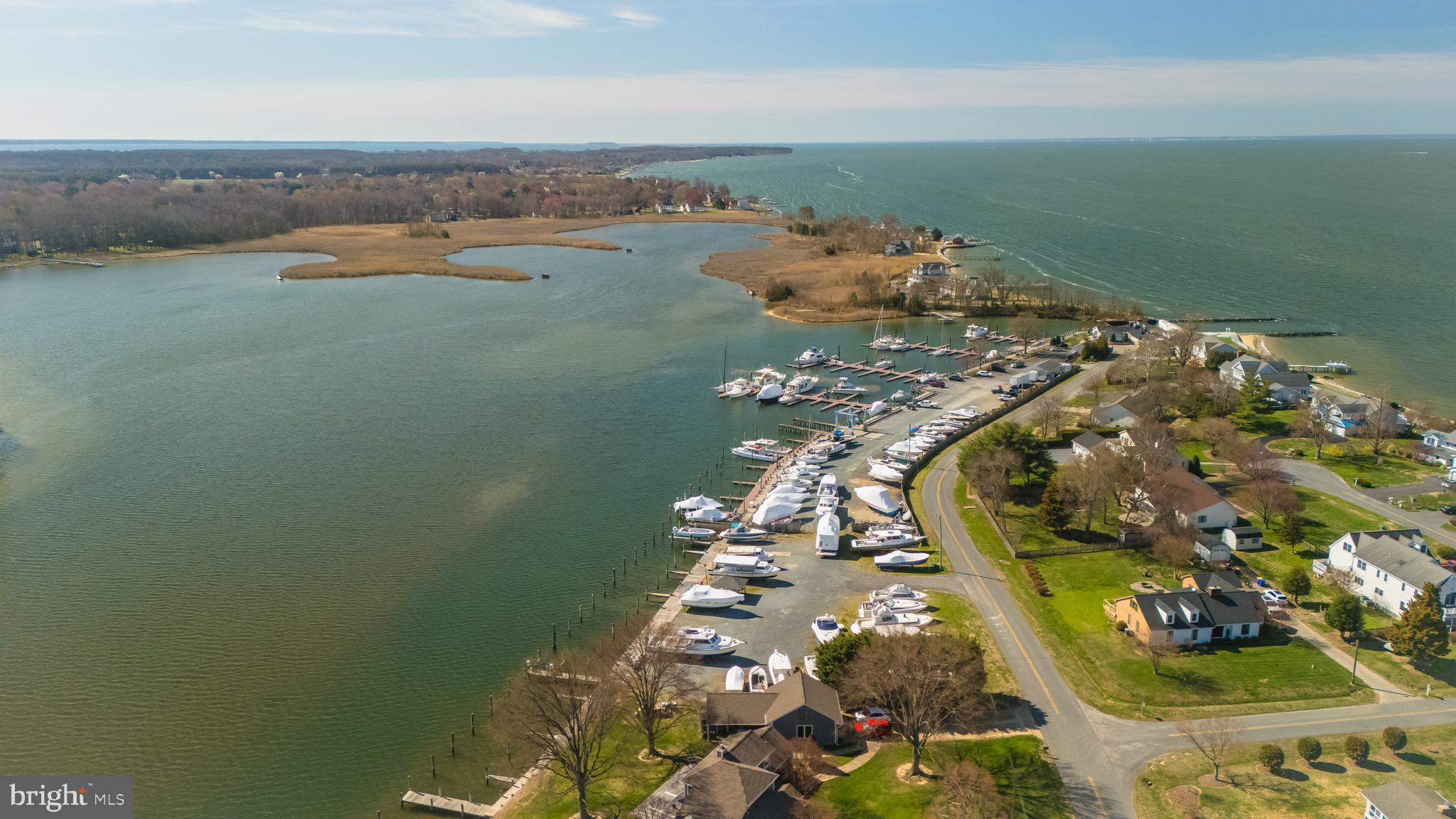 QUEEN ANNE COLONY - Residential