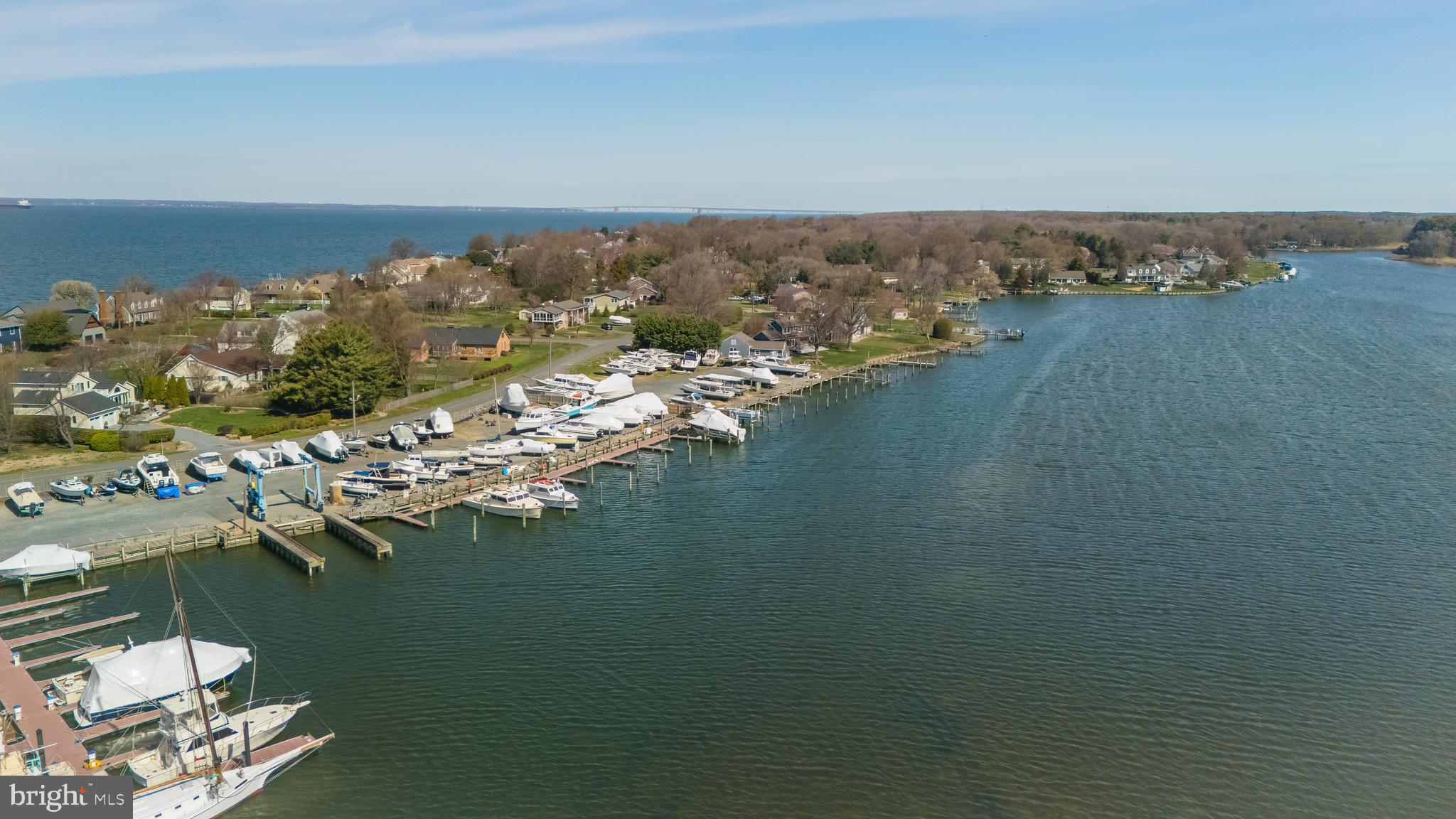 QUEEN ANNE COLONY - Residential