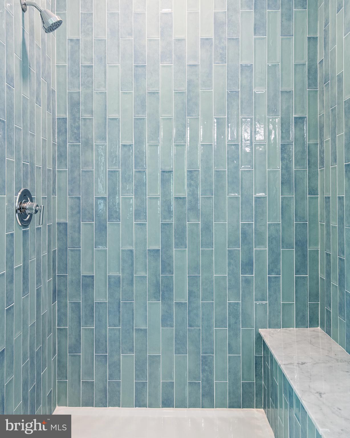 QUEEN ANNE COLONY - Residential