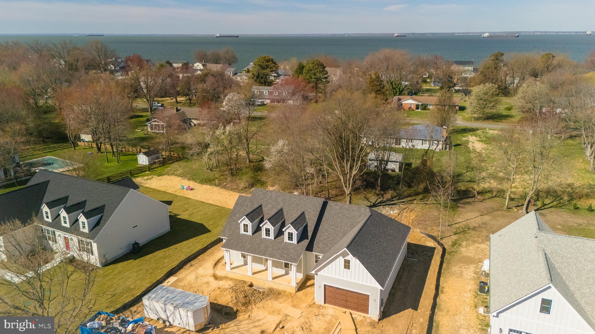 QUEEN ANNE COLONY - Residential