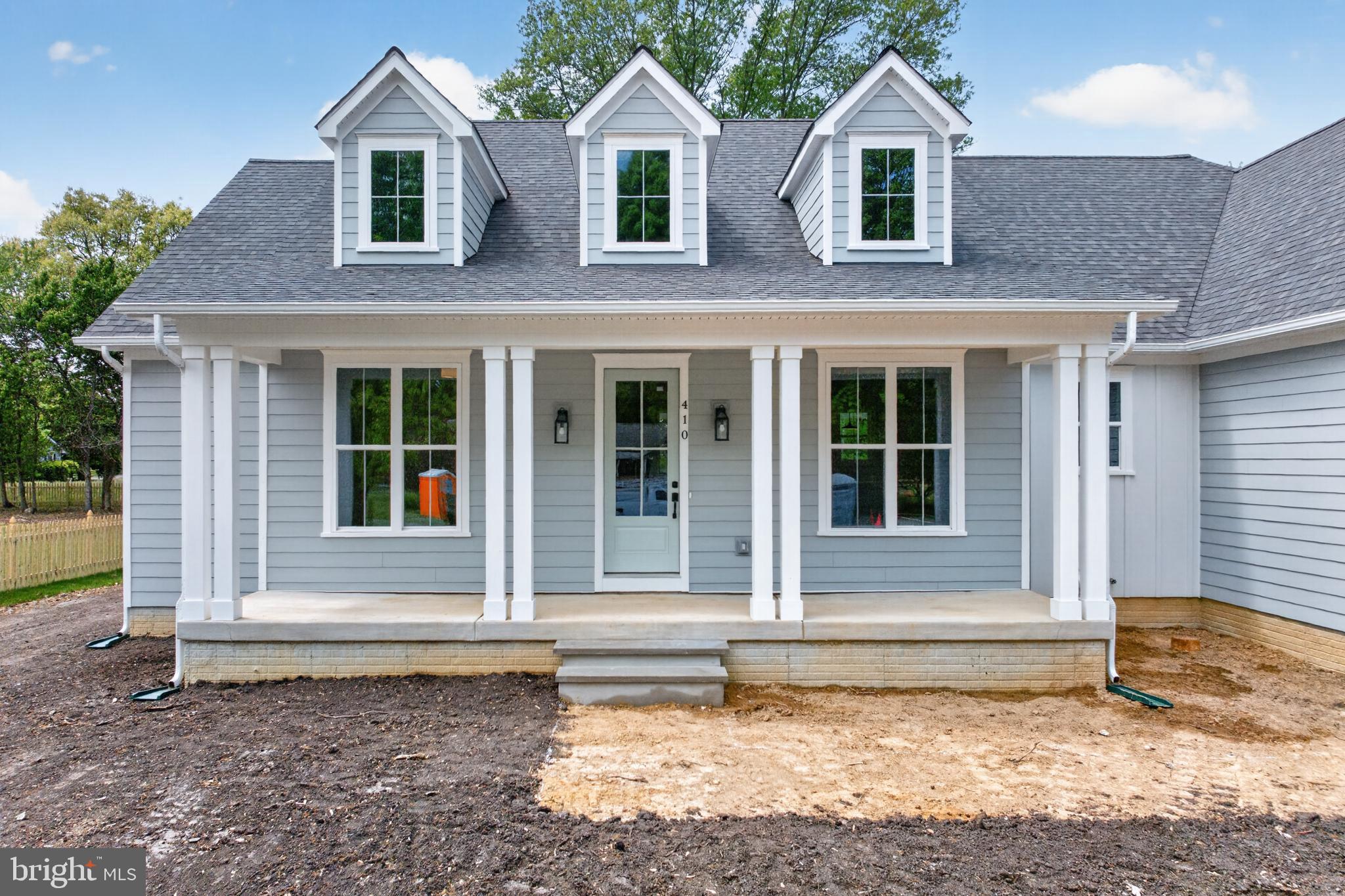 QUEEN ANNE COLONY - Residential