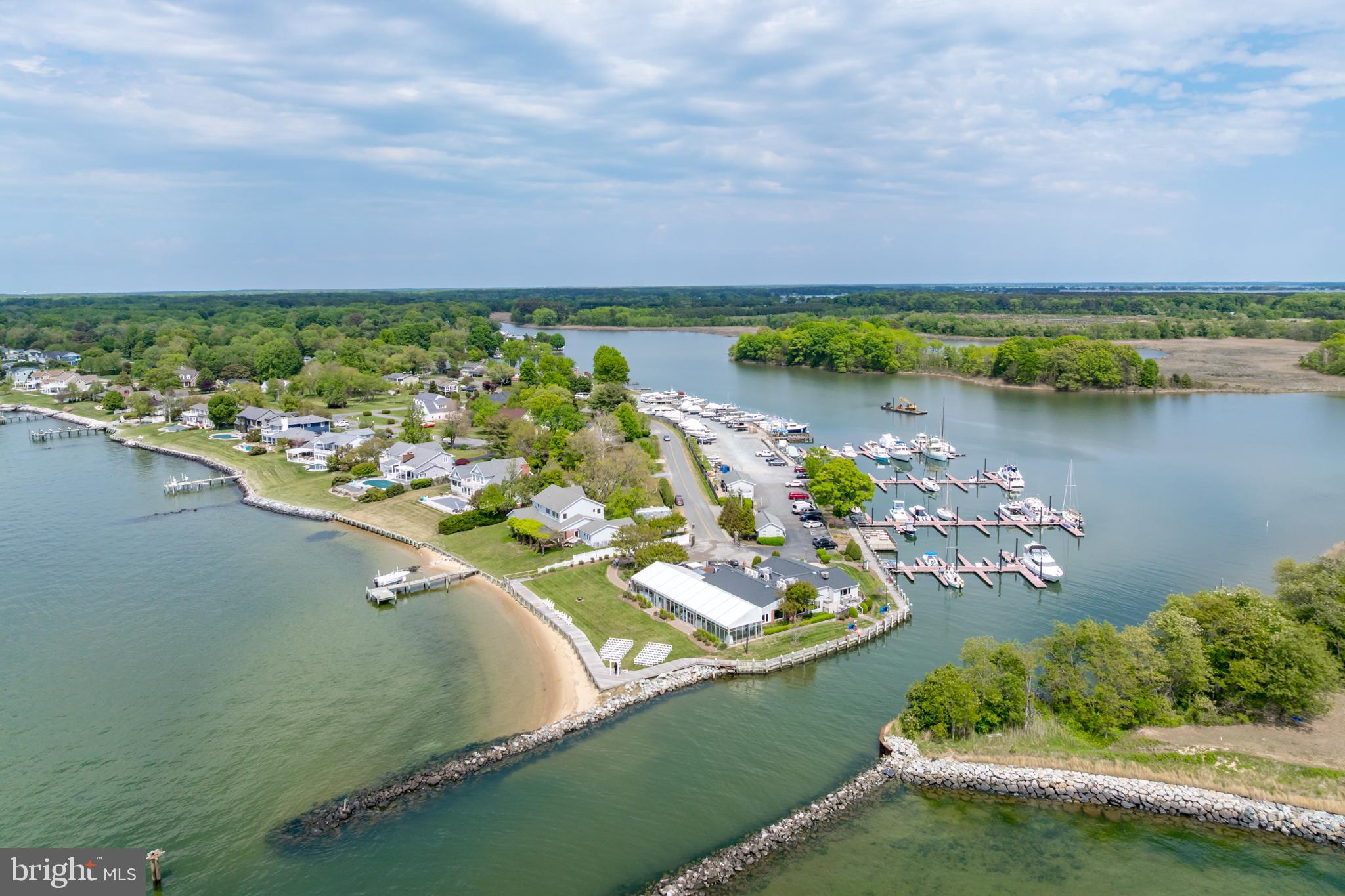 QUEEN ANNE COLONY - Residential